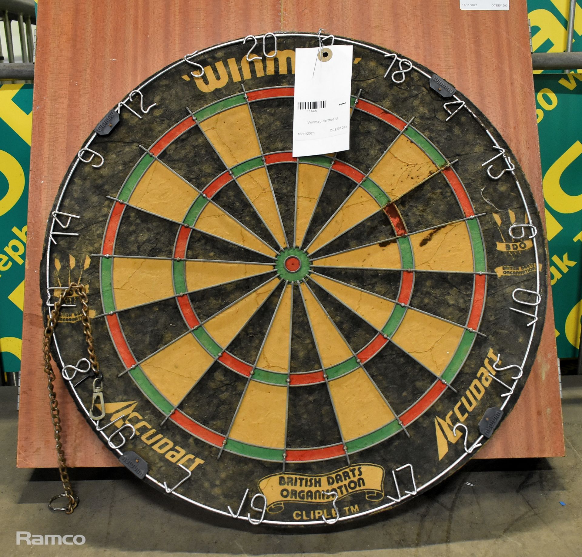 M.Y dartboard with cabinet - W 500 x D 70 x H 500mm, Winmau Accudart dartboard, Double sided mirror - Image 4 of 7