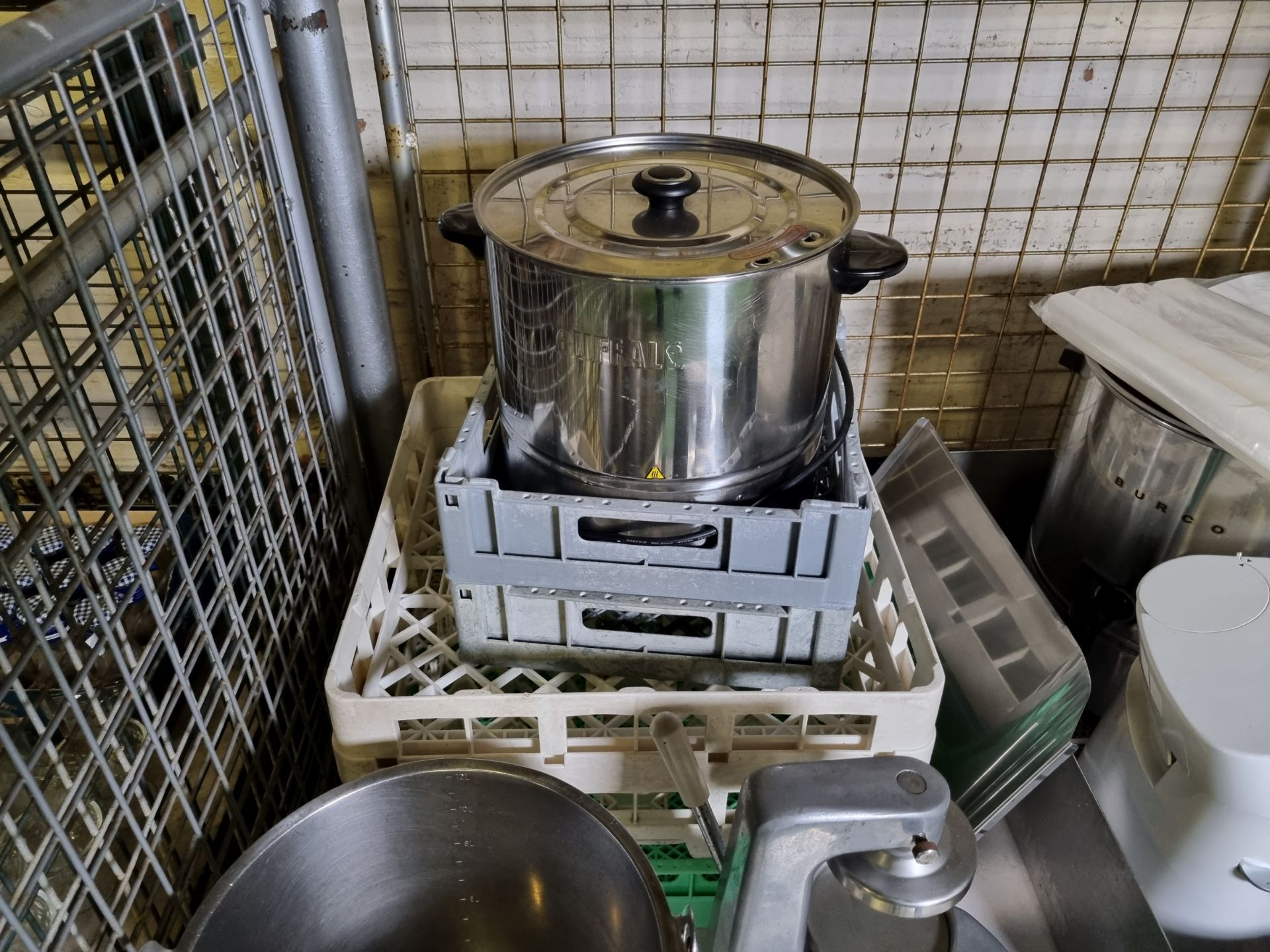 Catering equipment - dishwasher trays, food steamers, small mixer, tomato slicer, blender jug - Image 7 of 7