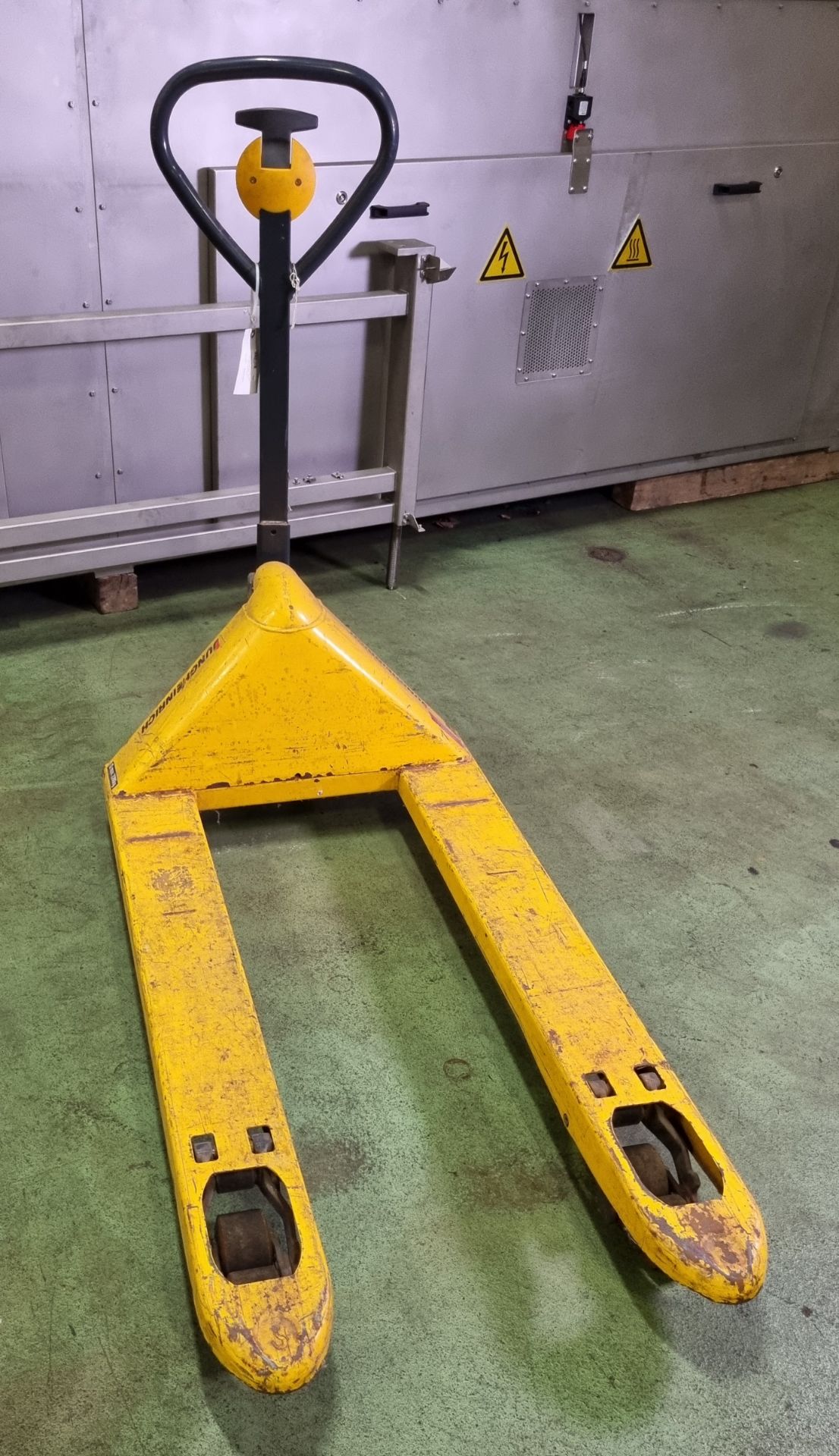 Jungheinrich hand pallet truck - 2200kg max load - forks L 1200 x W 670mm - Image 3 of 3