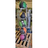 Medicine ball rack with balls from 4-8kg