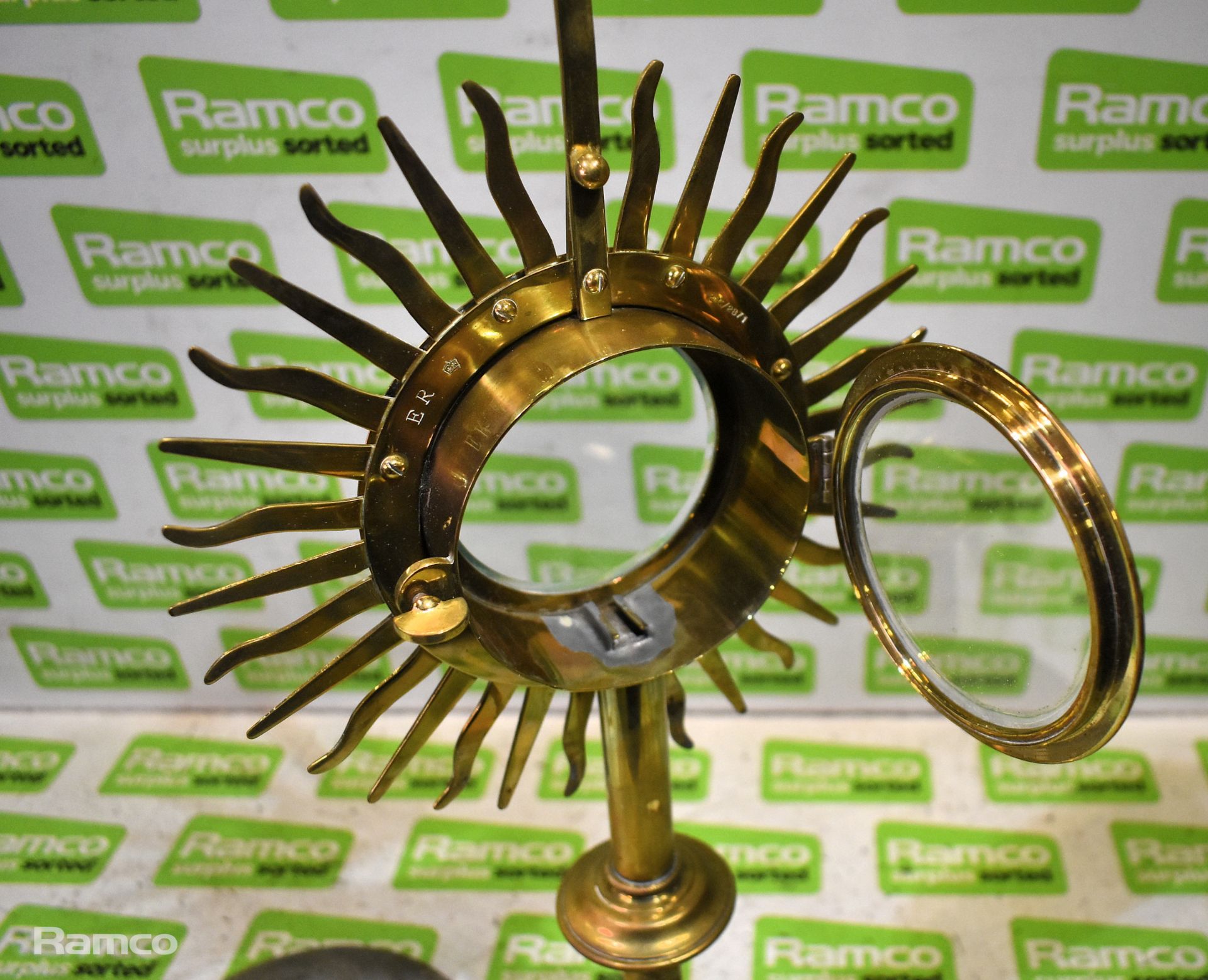 Sun shaped monstrance in storage case - height: 470mm - Image 2 of 6