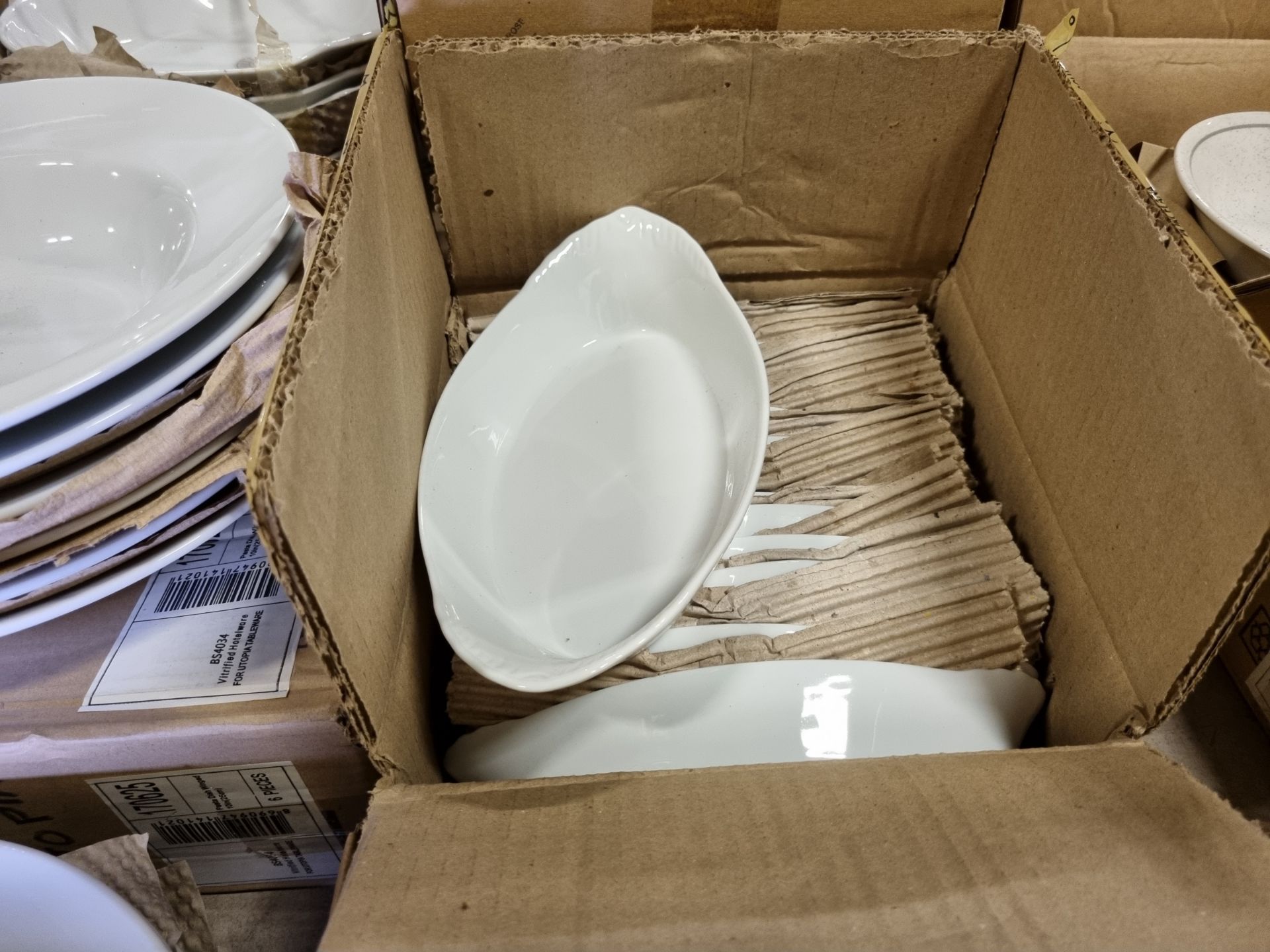 Catering Equipment - White large plates, side plate, saucers, bowls, dishes - Image 4 of 8