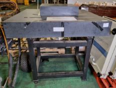 Granite and welded steel surface table - W 1010 x D 1010 x H 1040mm