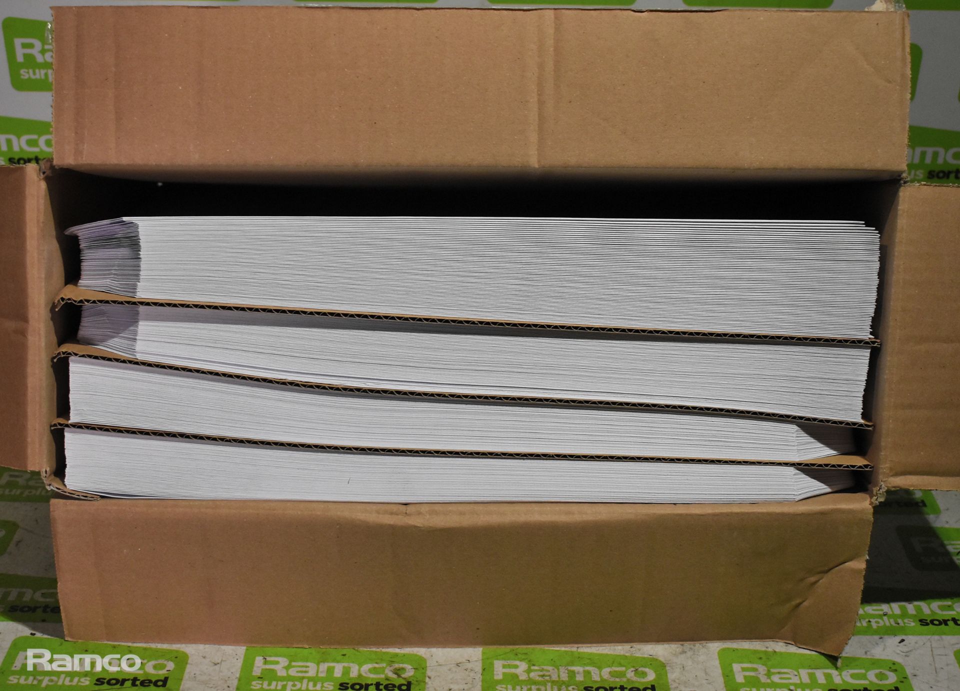 20x boxes of White Lyreco B4 pocket envelopes - 353 x 250mm 100 gsm - 250 envelopes per box - Image 2 of 5