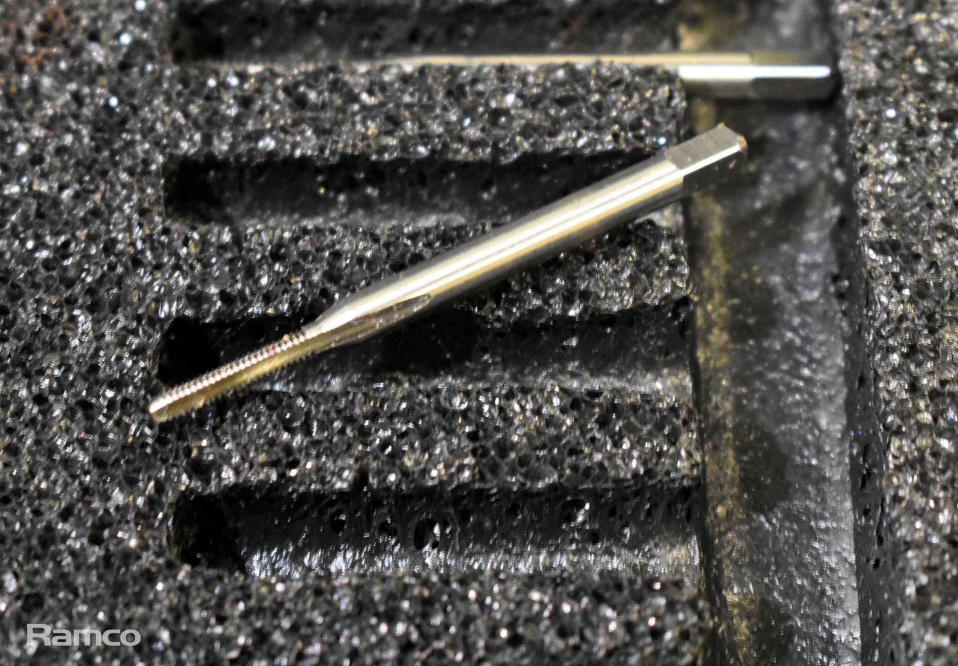 84 piece US screw threading set - 6 PIECES MISSING - Image 7 of 9