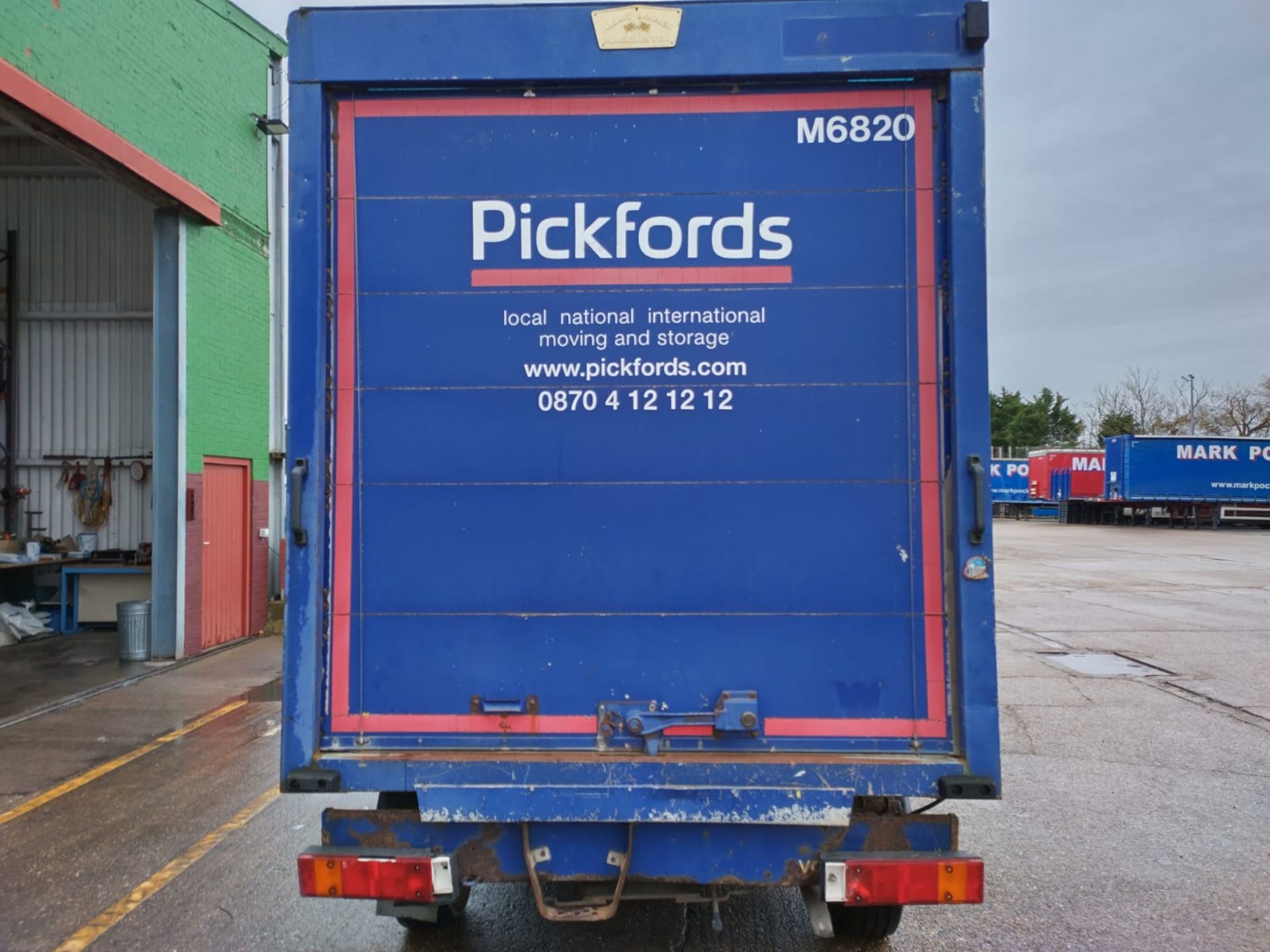 VW LT 35 Luton van with up and over rear door - 2.8 litre turbo diesel - Image 4 of 16