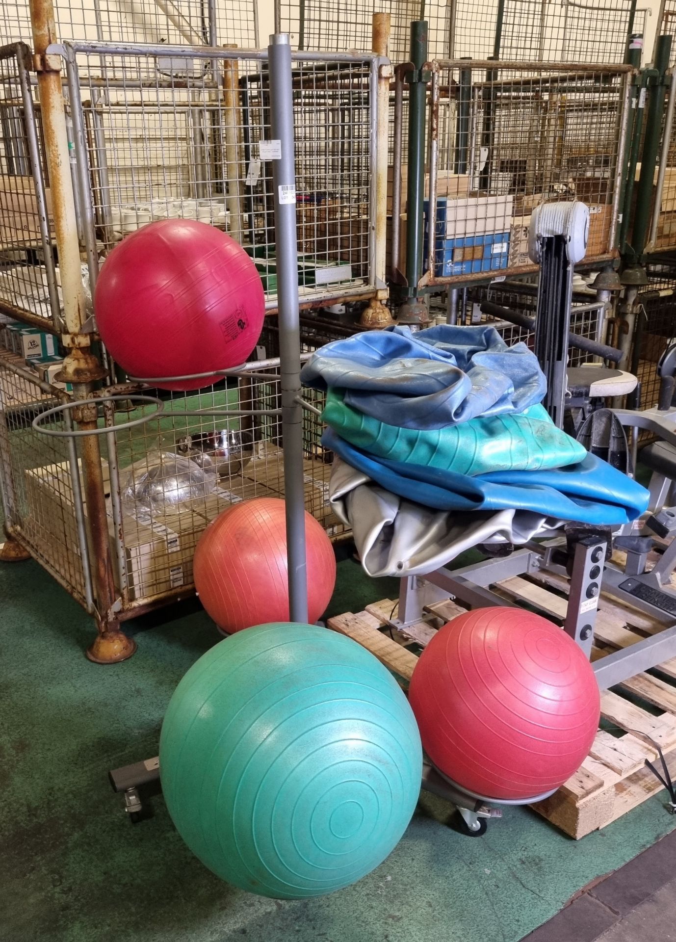 Jordan 6 piece gym ball rack - 8x gym balls - 4 deflated - Image 2 of 7