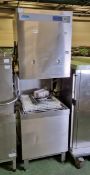 Winterhalter PT-M pass through dishwasher - W 610 x D 740 x H 1600mm