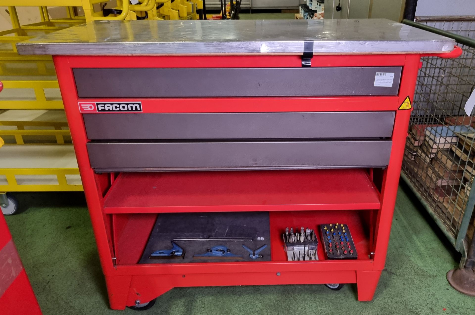 Facom mobile tool work table with assorted hand tools - W 1180 x D 600 x H 980mm