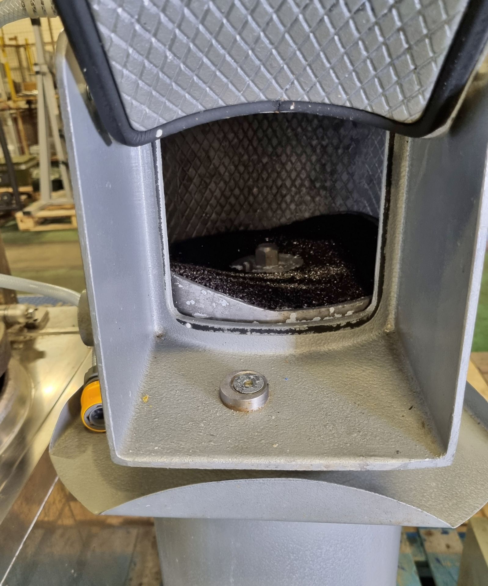 Metcalfe potato peeling machine with pedestal - 220/240V - 3A - Image 4 of 5