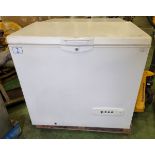 Whirlpool AFG527/G chest freezer - W 950 x D 650 x H 850mm