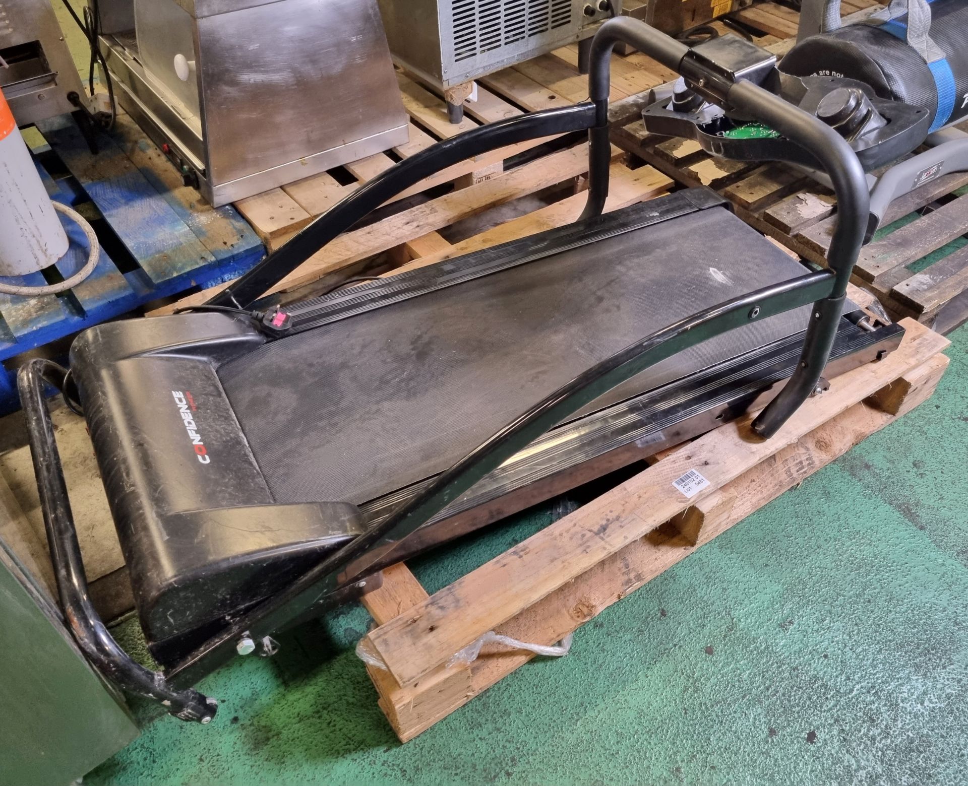 Confidence folding treadmill - L 1400 x W 600 x H 700mm (folded) - SPARES AND REPAIRS - Image 5 of 5