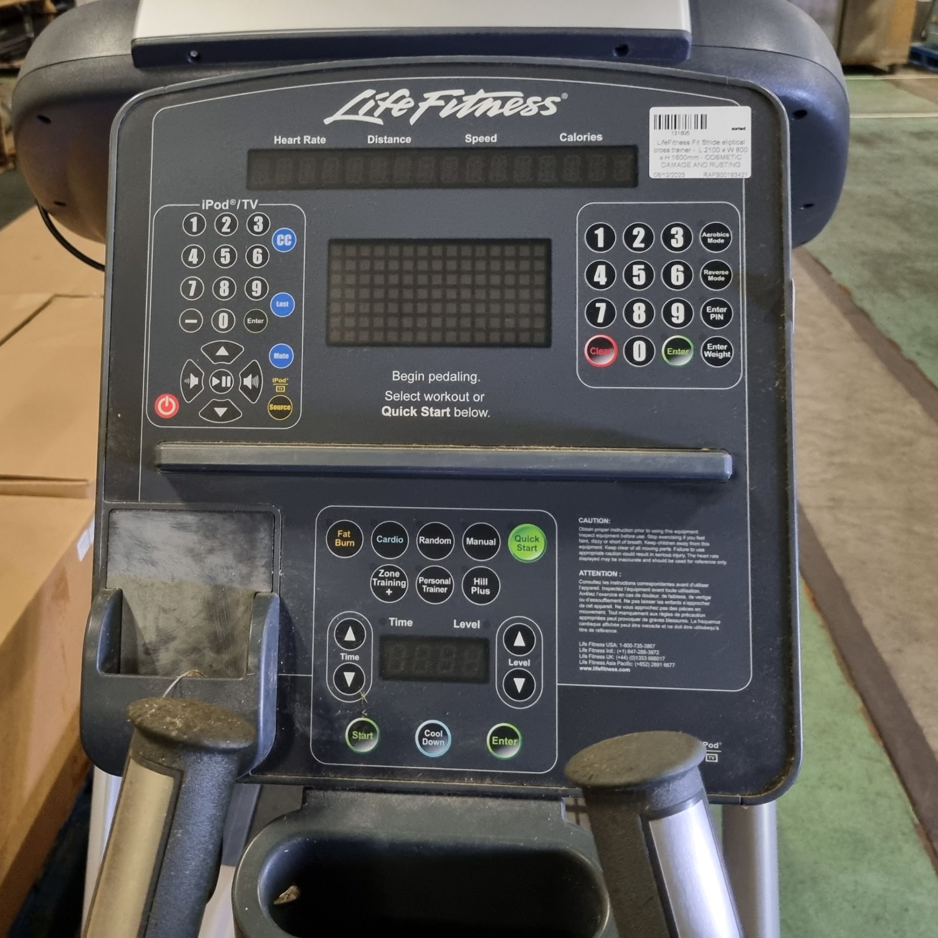 Life Fitness Fit Stride elliptical cross trainer - L 2100 x W 800 x H 1600mm - DAMAGE AND RUSTING - Image 5 of 9
