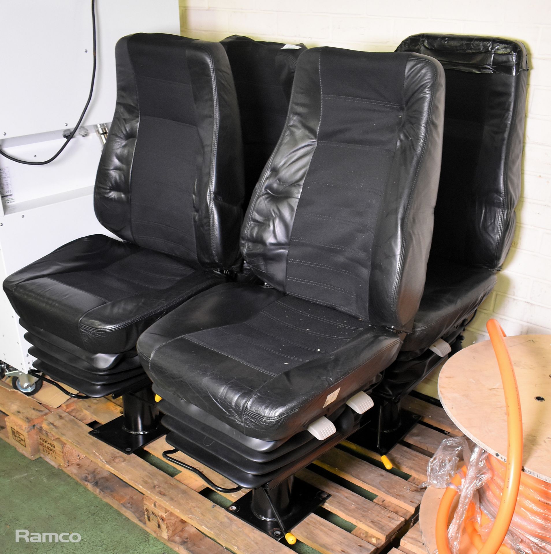 4x Black half leather captains chairs on pedestal - Bild 2 aus 6