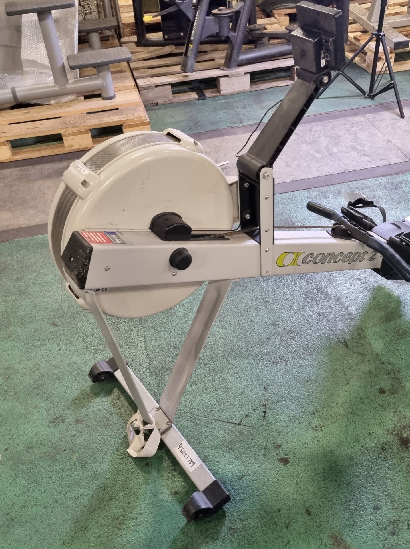 Concept 2 indoor rowing machine with PM5 console - AS SPARES OR REPAIRS - Bild 4 aus 5