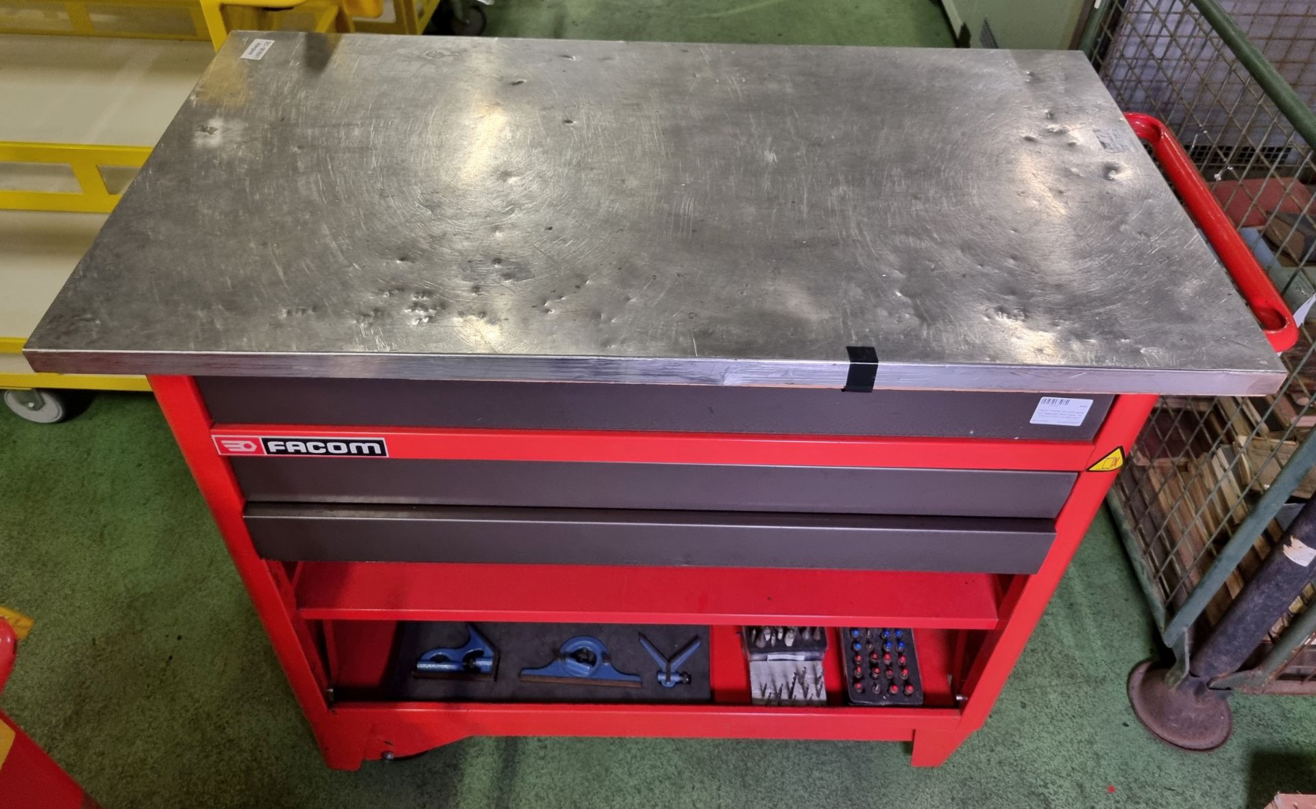 Facom mobile tool work table with assorted hand tools - W 1180 x D 600 x H 980mm - Image 2 of 6