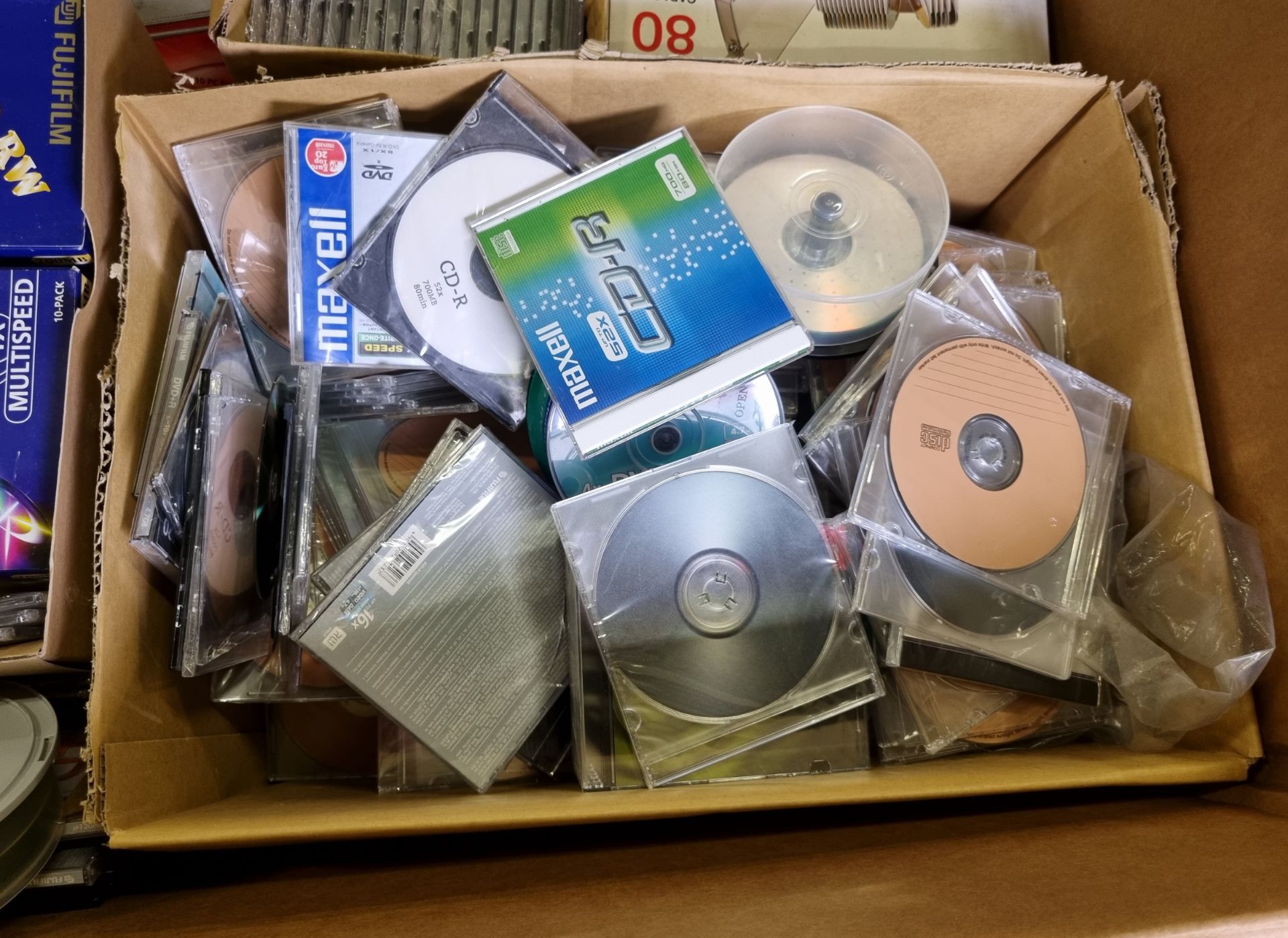 Office stationery supplies - FujiFilm CD-R discs, Maxell CD-R discs, Fuji DVD-R discs, CD-ROM - Bild 2 aus 6