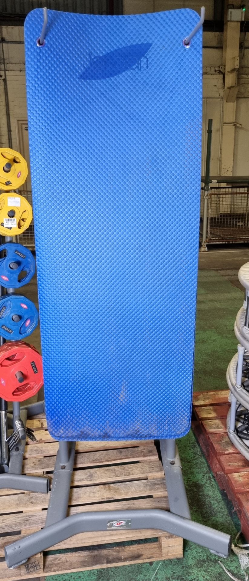 Jordan exercise mat storage rack with 13x mats - Bild 3 aus 3