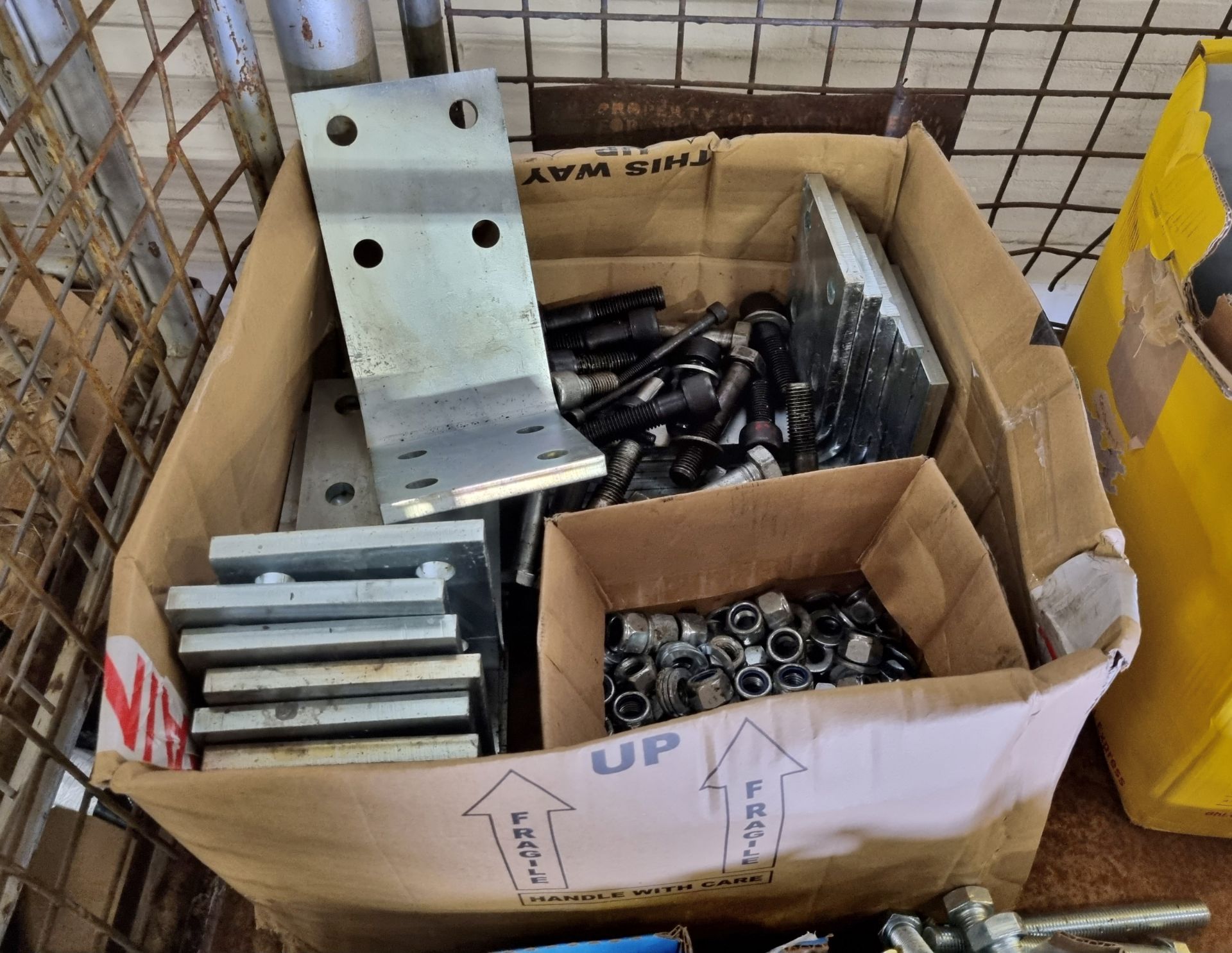 Workshop spares - bolts, plating, brackets, joist hangers - Image 4 of 7