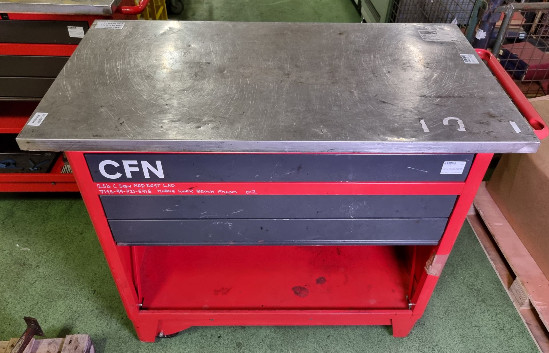 Facom mobile tool work table - W 1180 x D 600 x H 980mm - Image 2 of 4