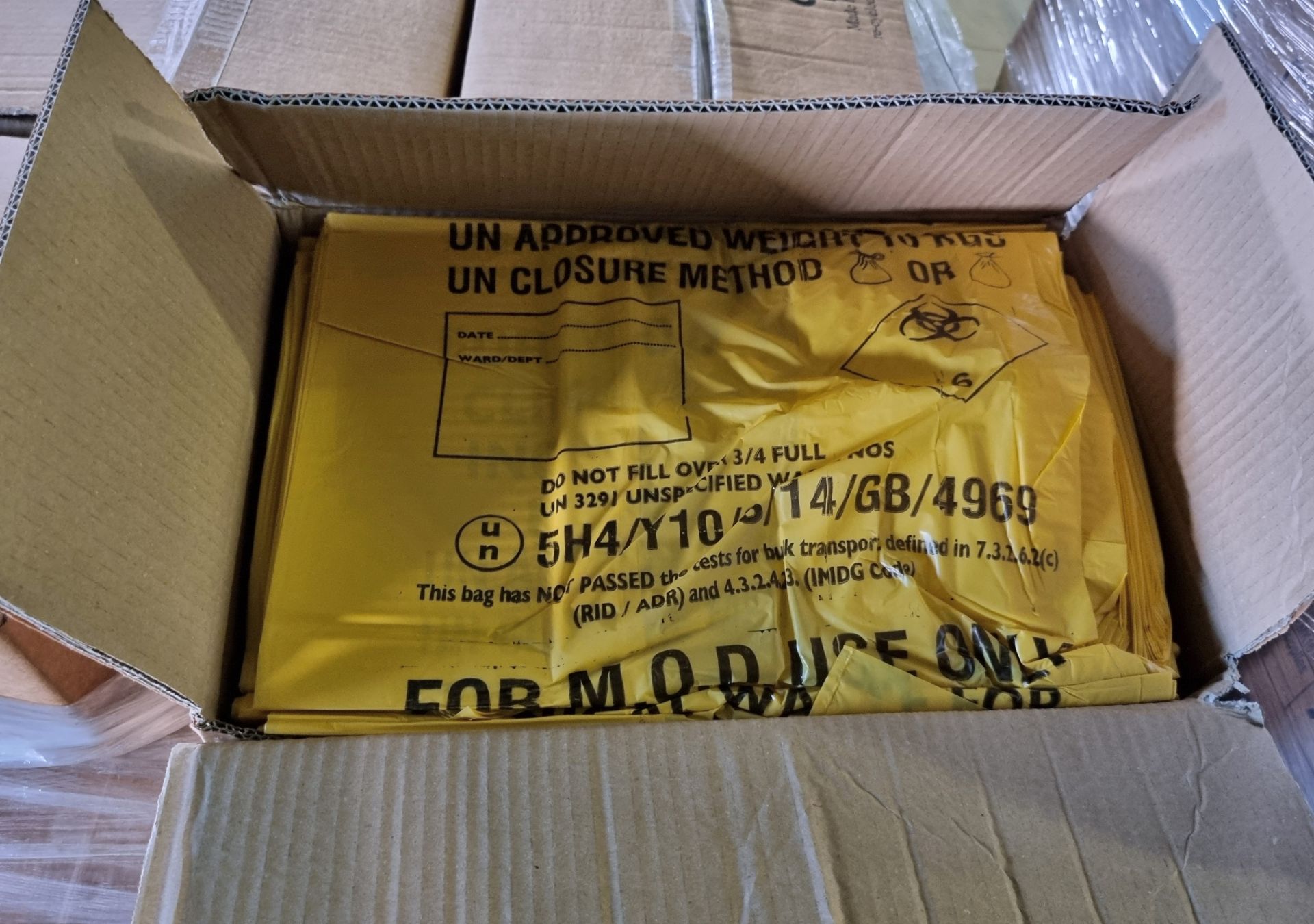 Medical sacks - 381/40 yellow - Size: M (990 x 381 x 711mm) - 50 boxes (250 sacks per box) - Bild 3 aus 4