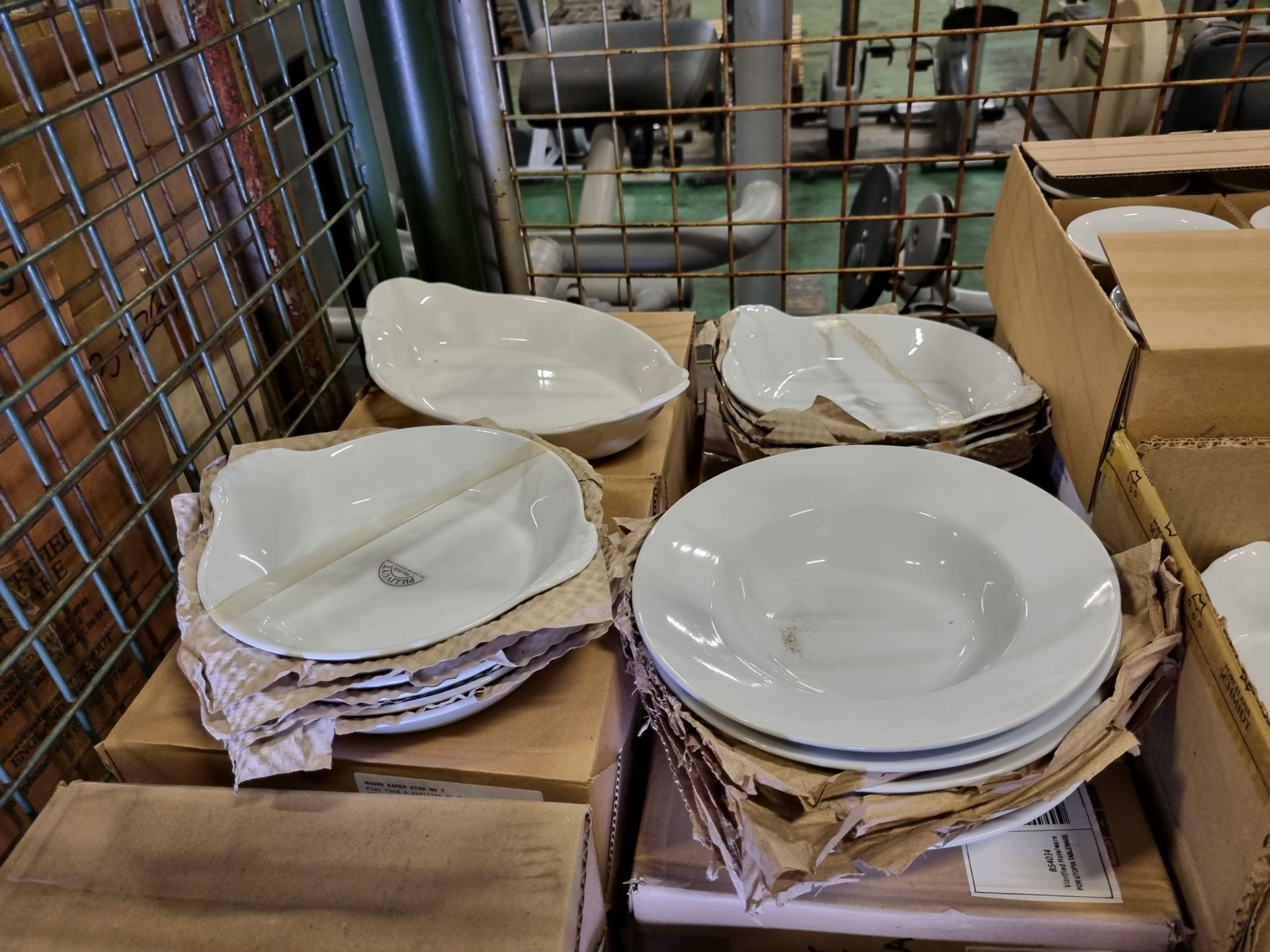 Catering Equipment - White large plates, side plate, saucers, bowls, dishes - Image 3 of 8
