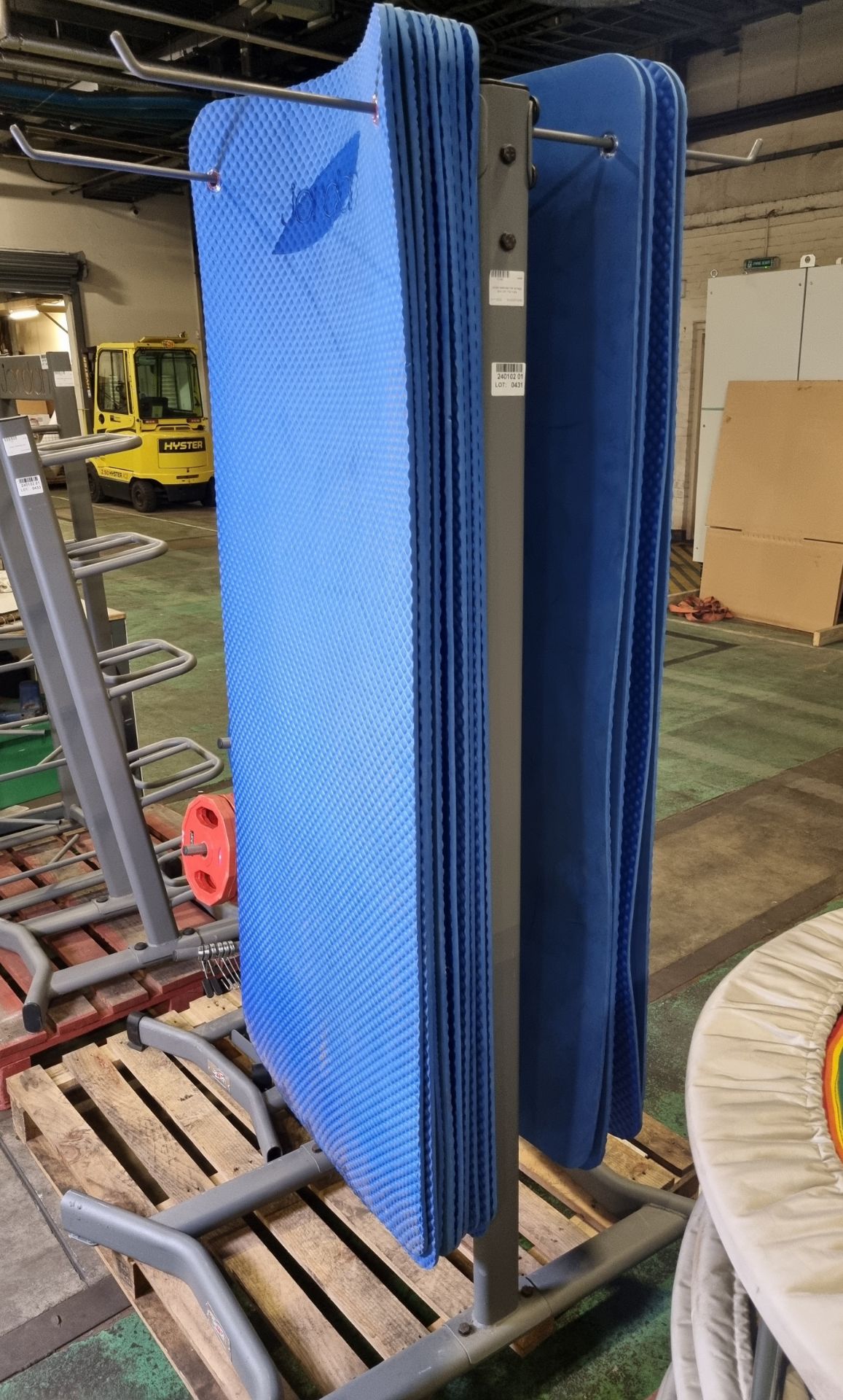 Jordan exercise mat storage rack with 13x mats