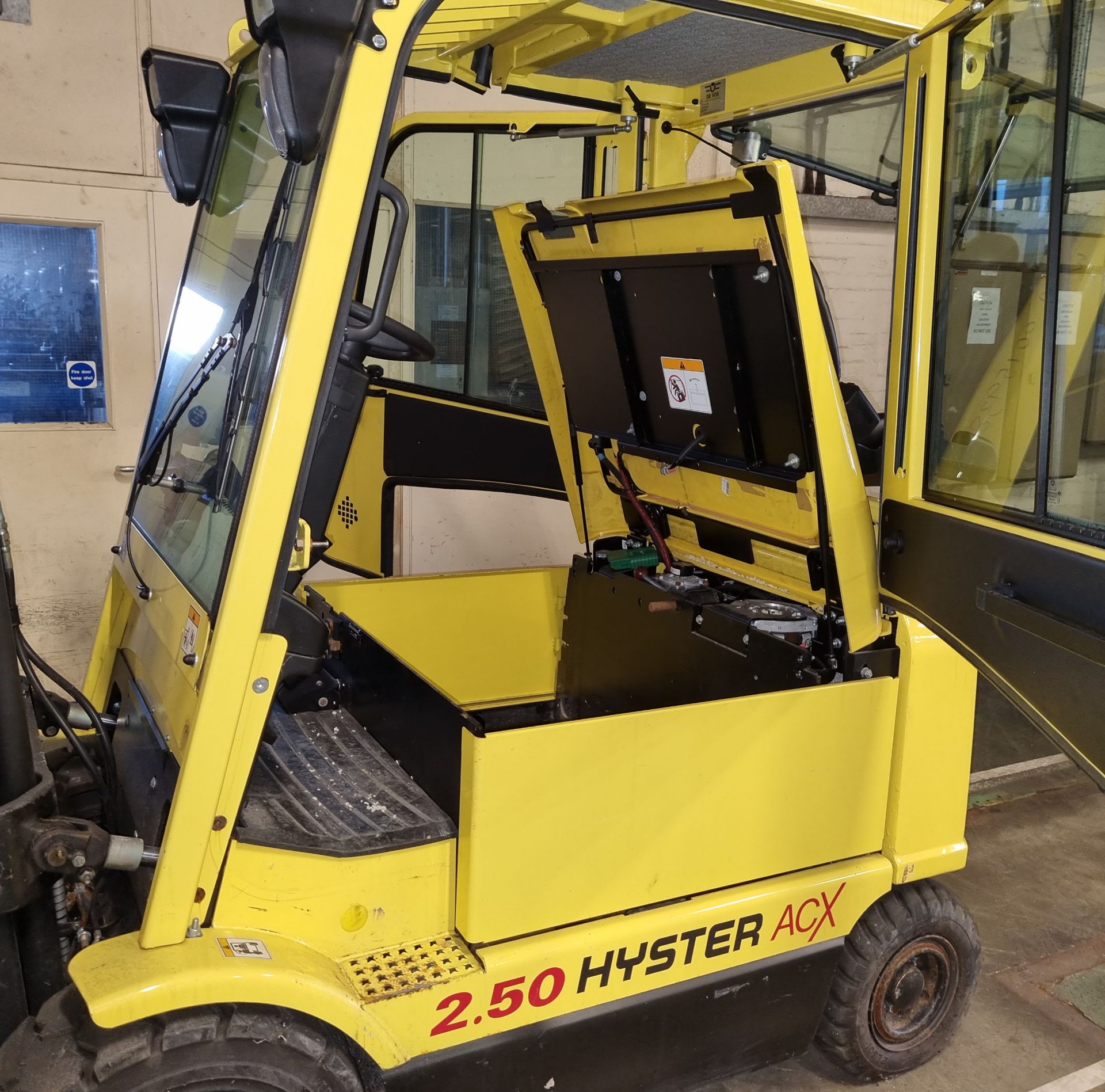 Hyster ACX J2.50XM-717 4-wheel electric forklift truck - year of manufacture 2008 - Image 17 of 21