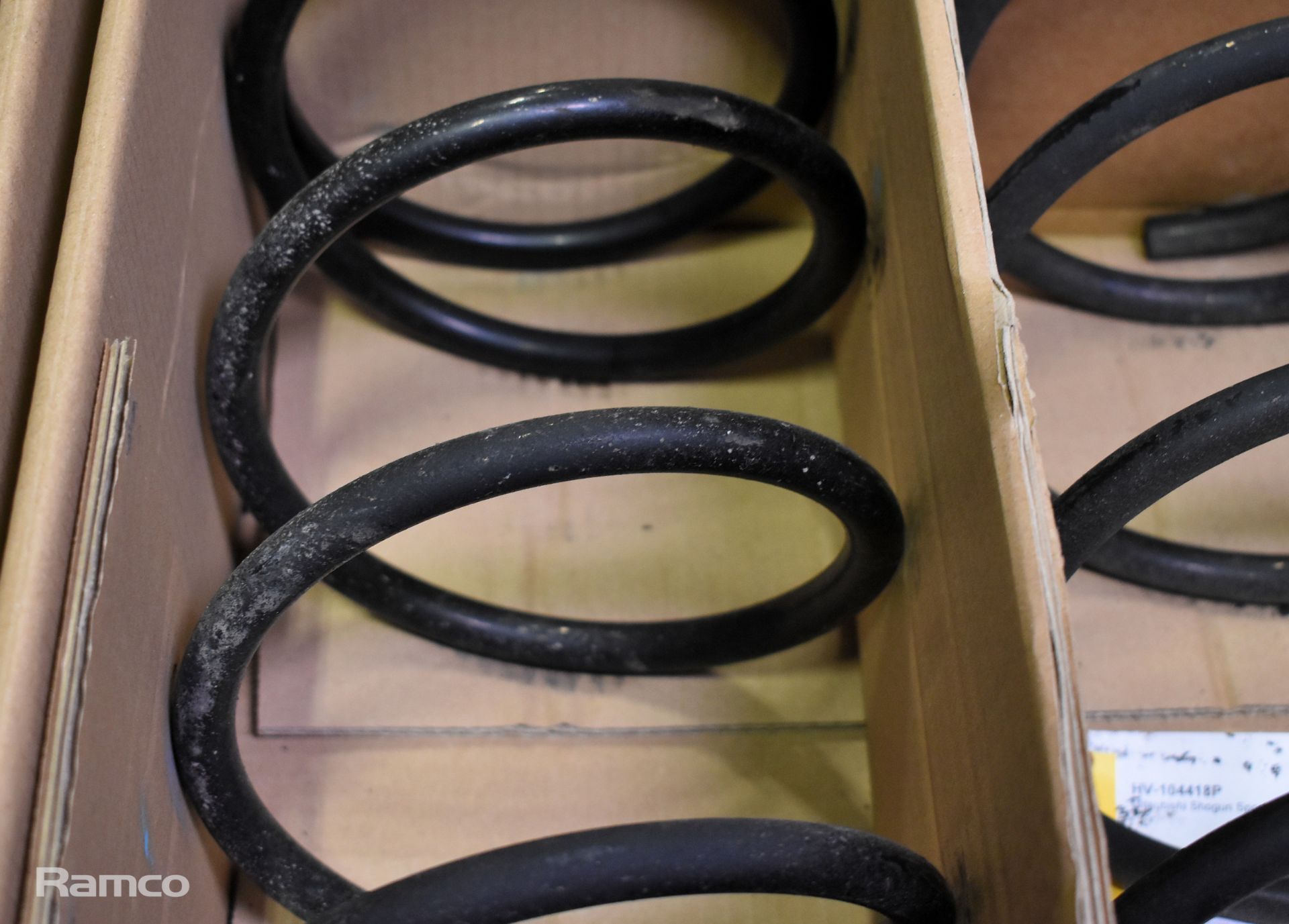 2x boxes of MAD Suspension Systems HV-104418P Mitsubishi Shogun Sport reinforced rear springs - Image 2 of 3