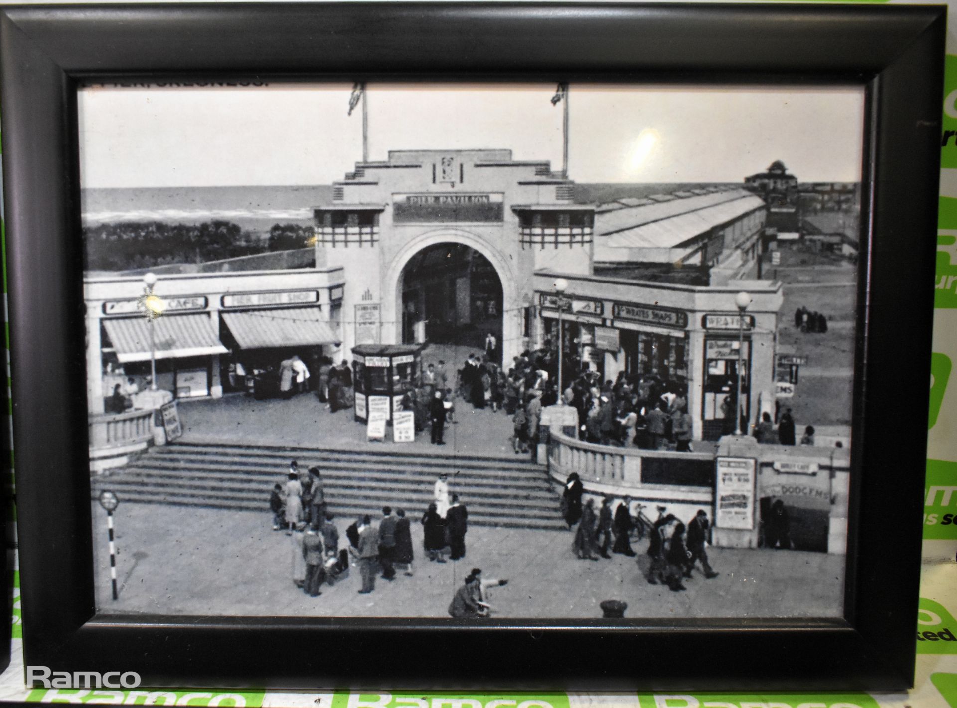 4x Skegness memorabilia photos - Skegness Pier - frame size: 13.5 x 10 inches - Bild 3 aus 5