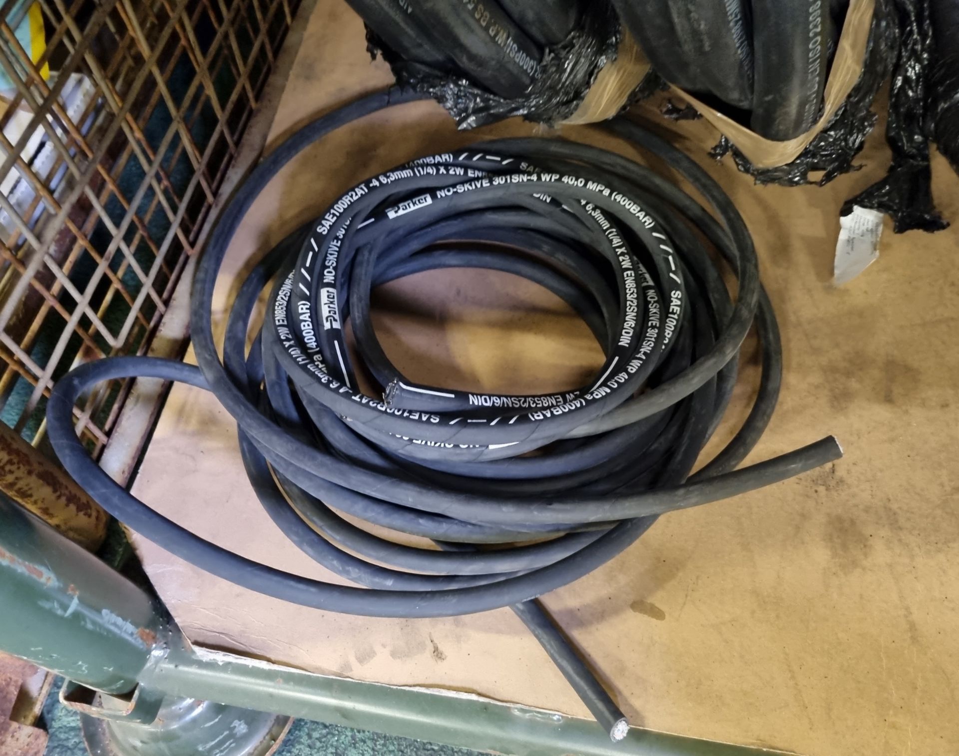 Workshop consumables - 25mm ID air hose, plastic tubing, multicore cable and rubber hose - Image 5 of 5
