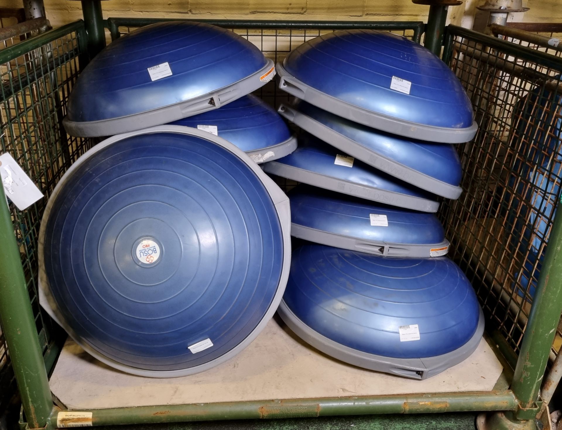 11x Bosu Pro balance trainers