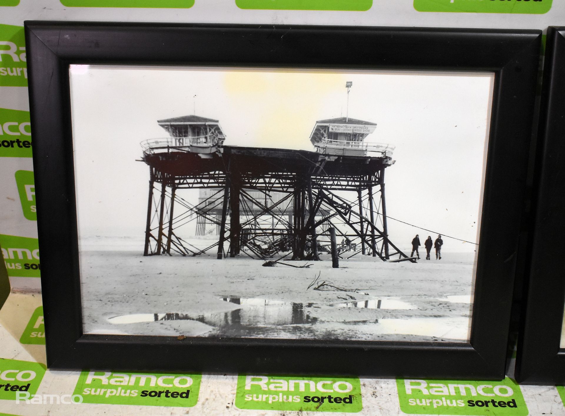 4x Skegness memorabilia photos - Skegness Pier - frame size: 13.5 x 10 inches - Image 4 of 5