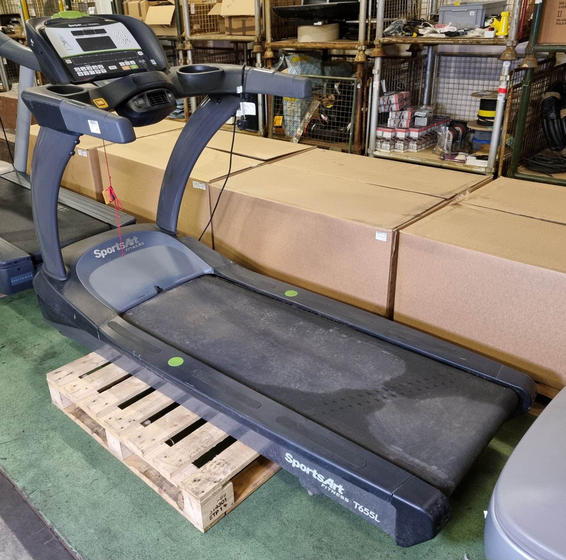 SportsArt T655L treadmill - L 2300 x W 850 x H 1450mm - DAMAGED - Image 2 of 8