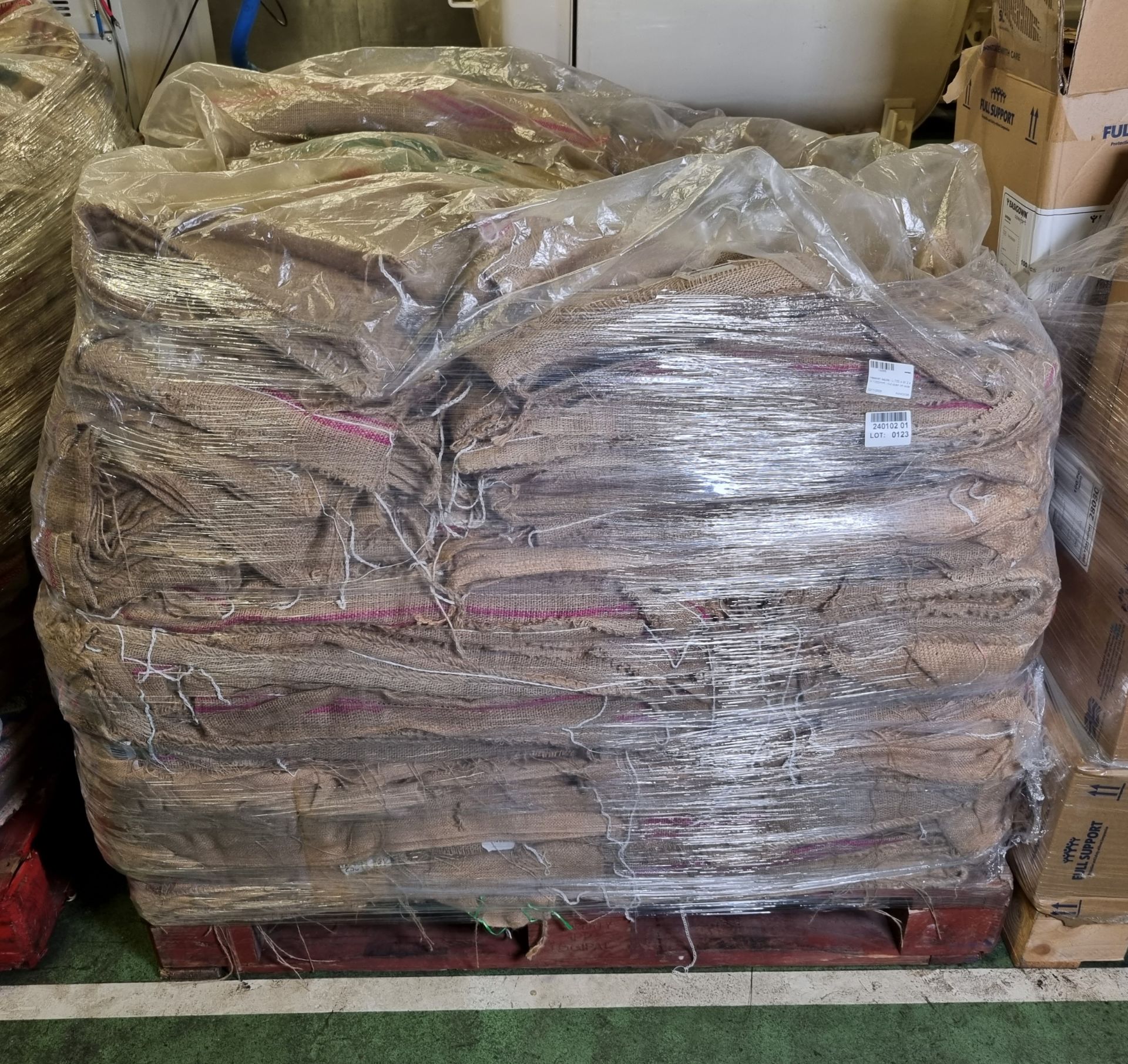 Pallet of hessian sacks - L 700 x W 2 x H 1000mm - cut open on side