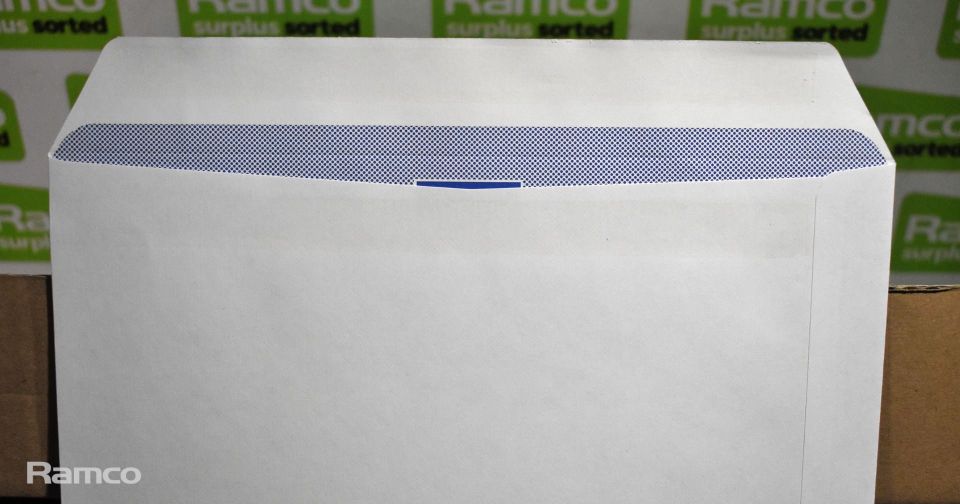 20x boxes of White Lyreco B4 pocket envelopes - 353 x 250mm 100 gsm - 250 envelopes per box - Image 4 of 5
