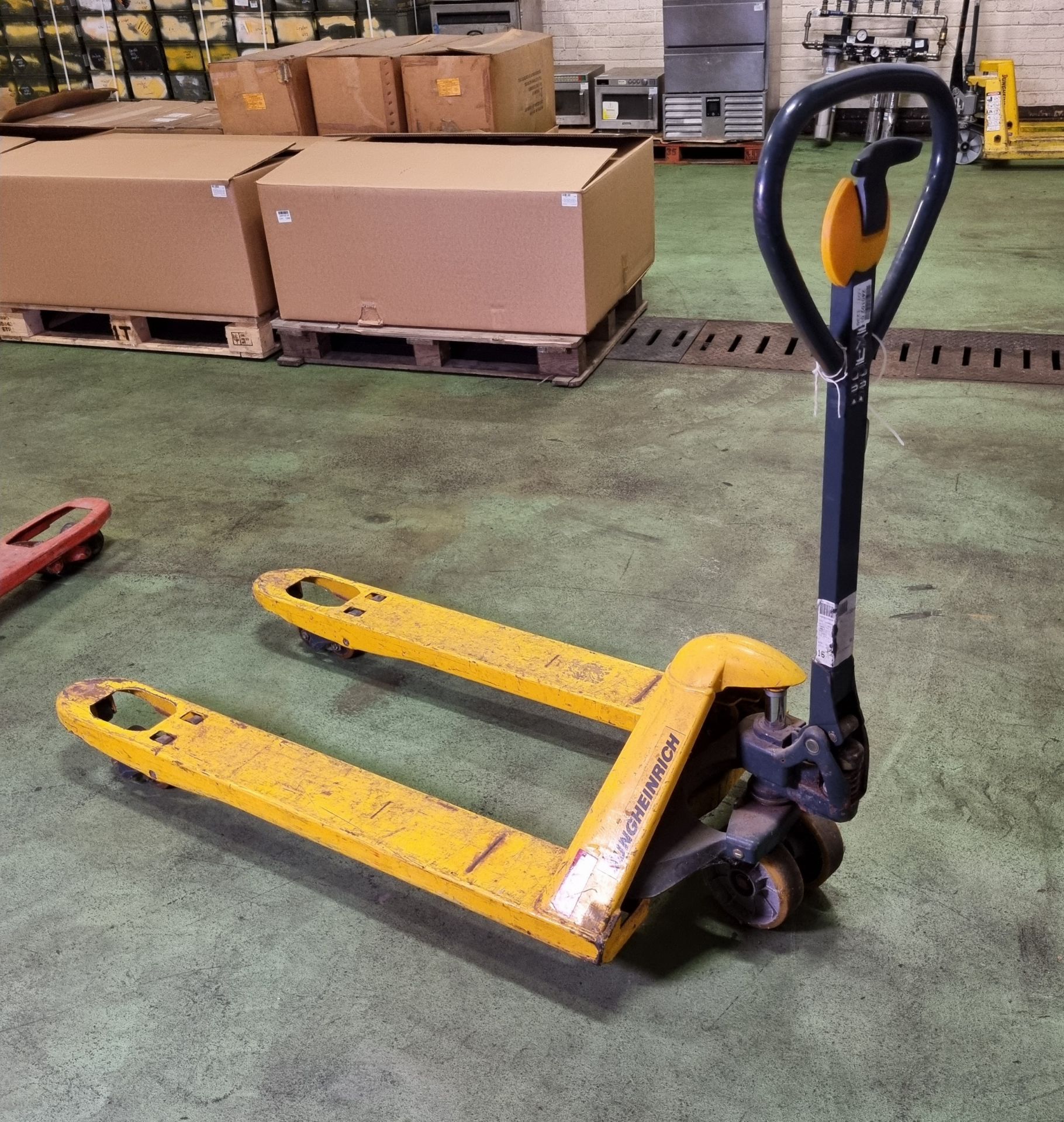 Jungheinrich hand pallet truck - 2200kg max load - forks L 1200 x W 670mm - Image 2 of 3