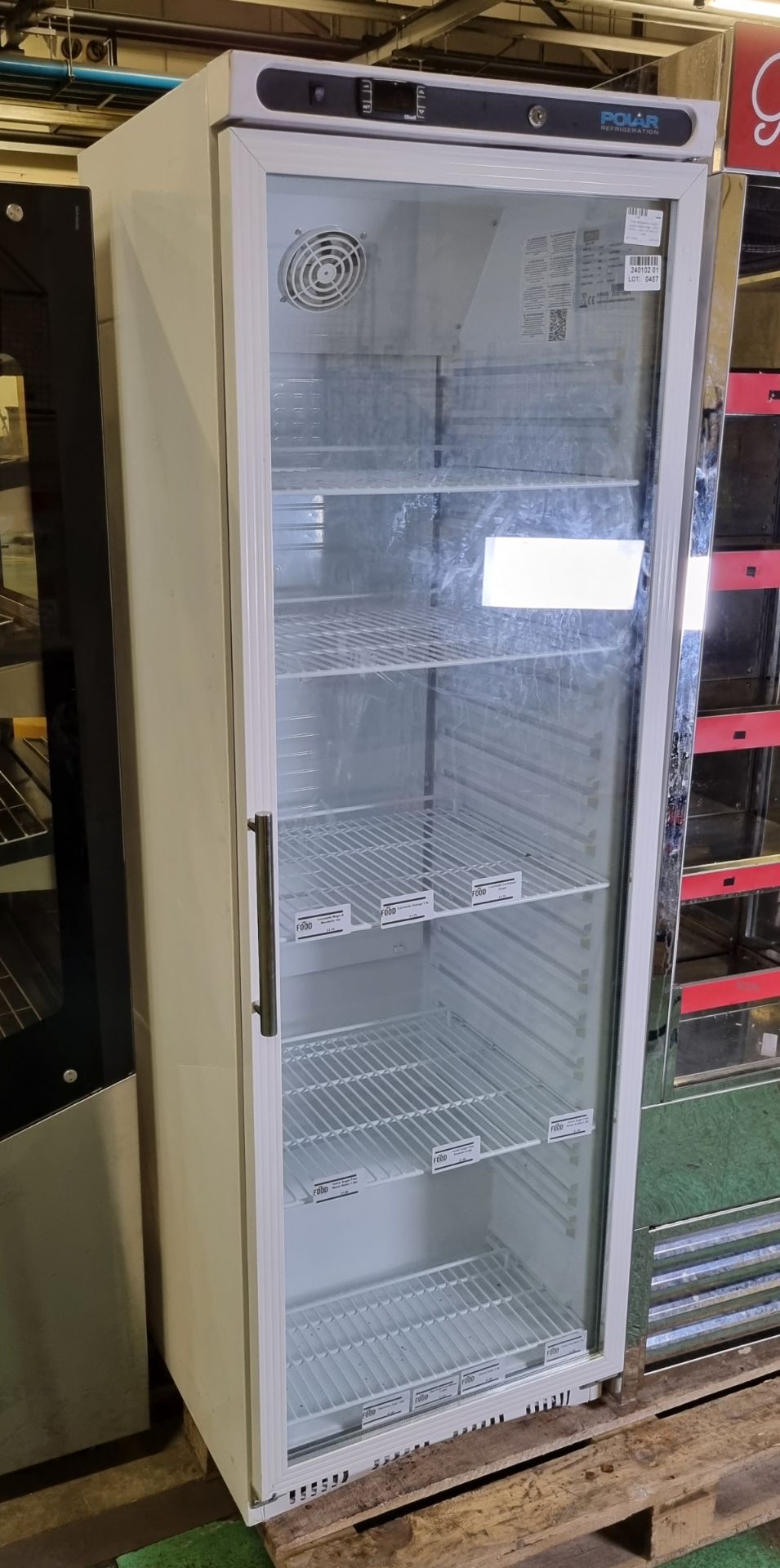 Polar refrigeration CD087 upright bottle fridge - 230V - 50Hz - L 600 x W 640 x H 1860mm - Image 2 of 4