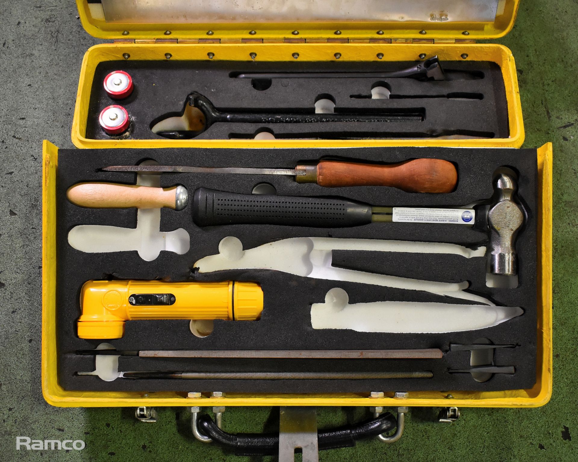 Multi piece tool kit in composite case - hammer, files, torch, hacksaw and grips - L 510 x W 160mm - Image 3 of 5