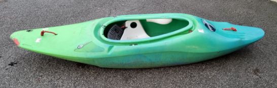 Pyranha INAZone 240 kayak - L 2400 x W 650 x H 350mm