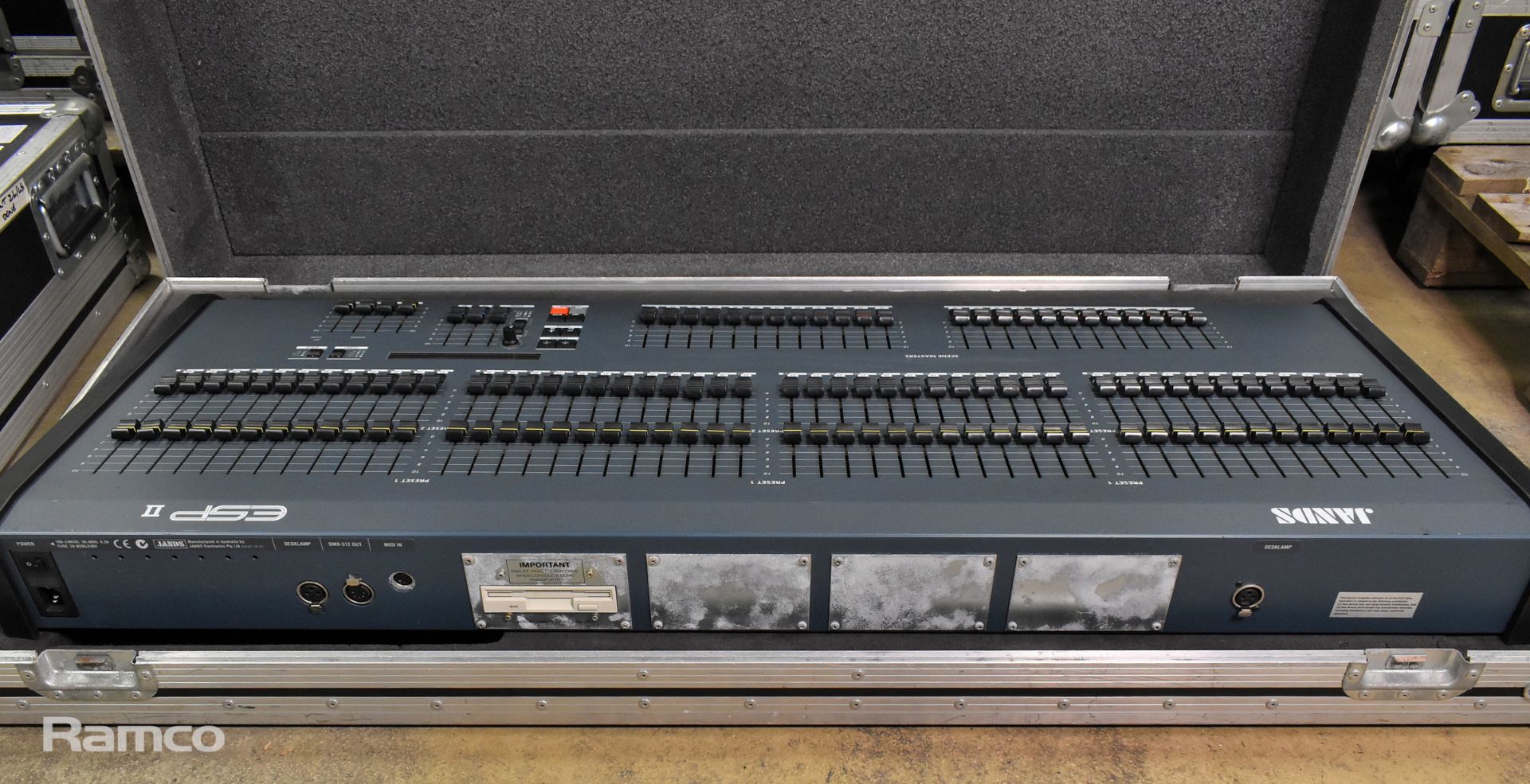 Jands ESP2 48/96 DMX lighting control console in flight case (needs new memory battery) - Bild 6 aus 10