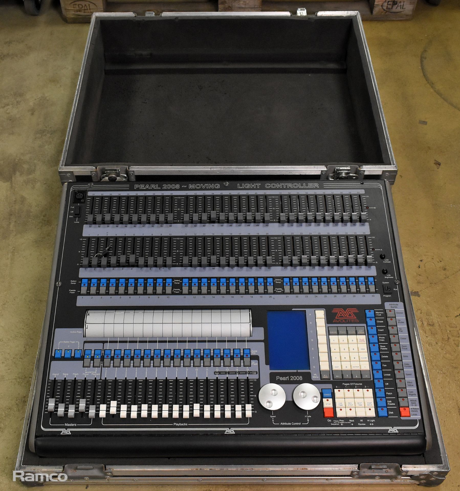 Avolites Pearl 2008 lighting console in flight case with 8in monitor, spares pack, manual and mains - Bild 7 aus 12
