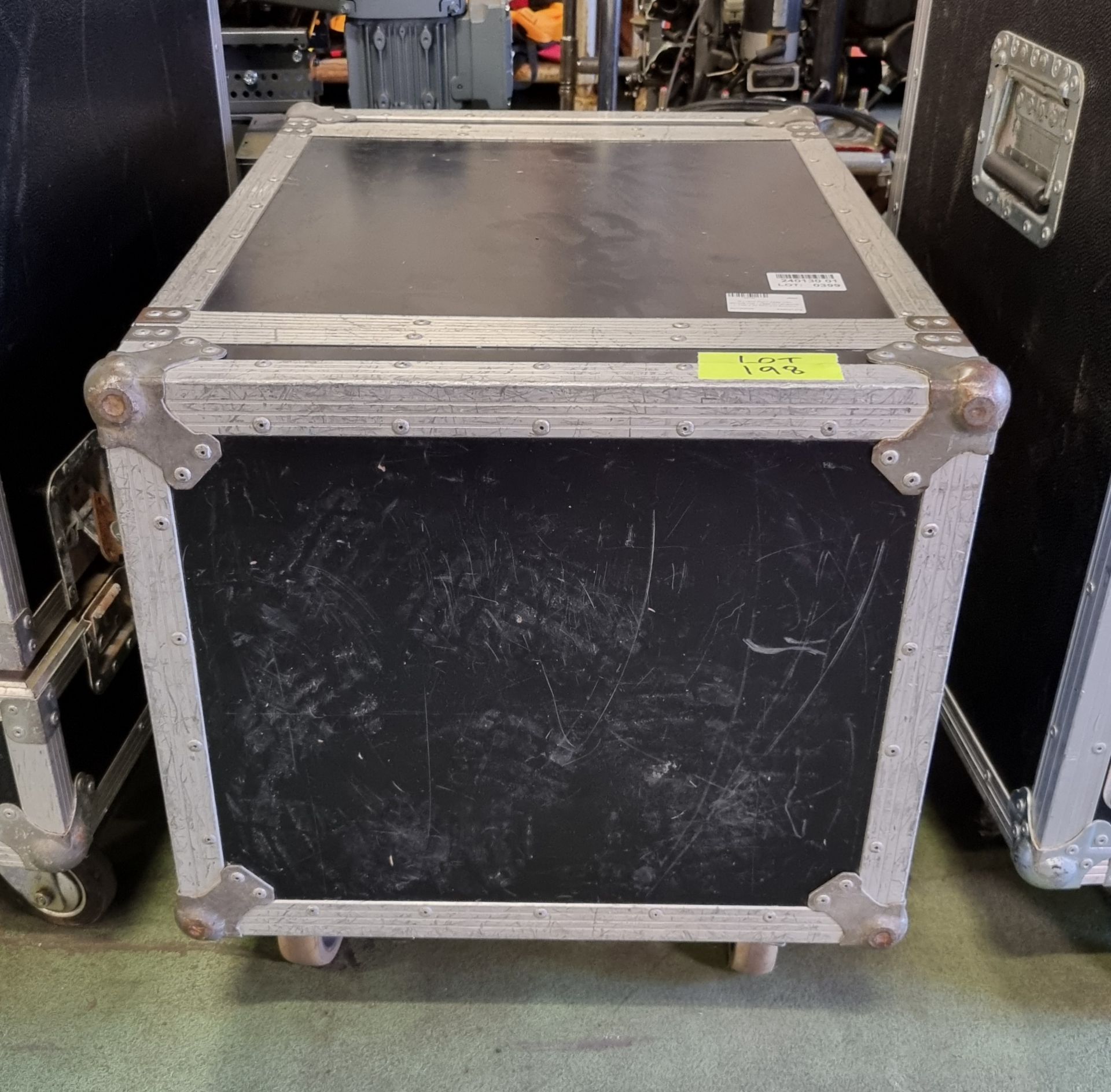 9U rack flight case with double lids - case dimensions: L 750 x W 550 x H 600mm