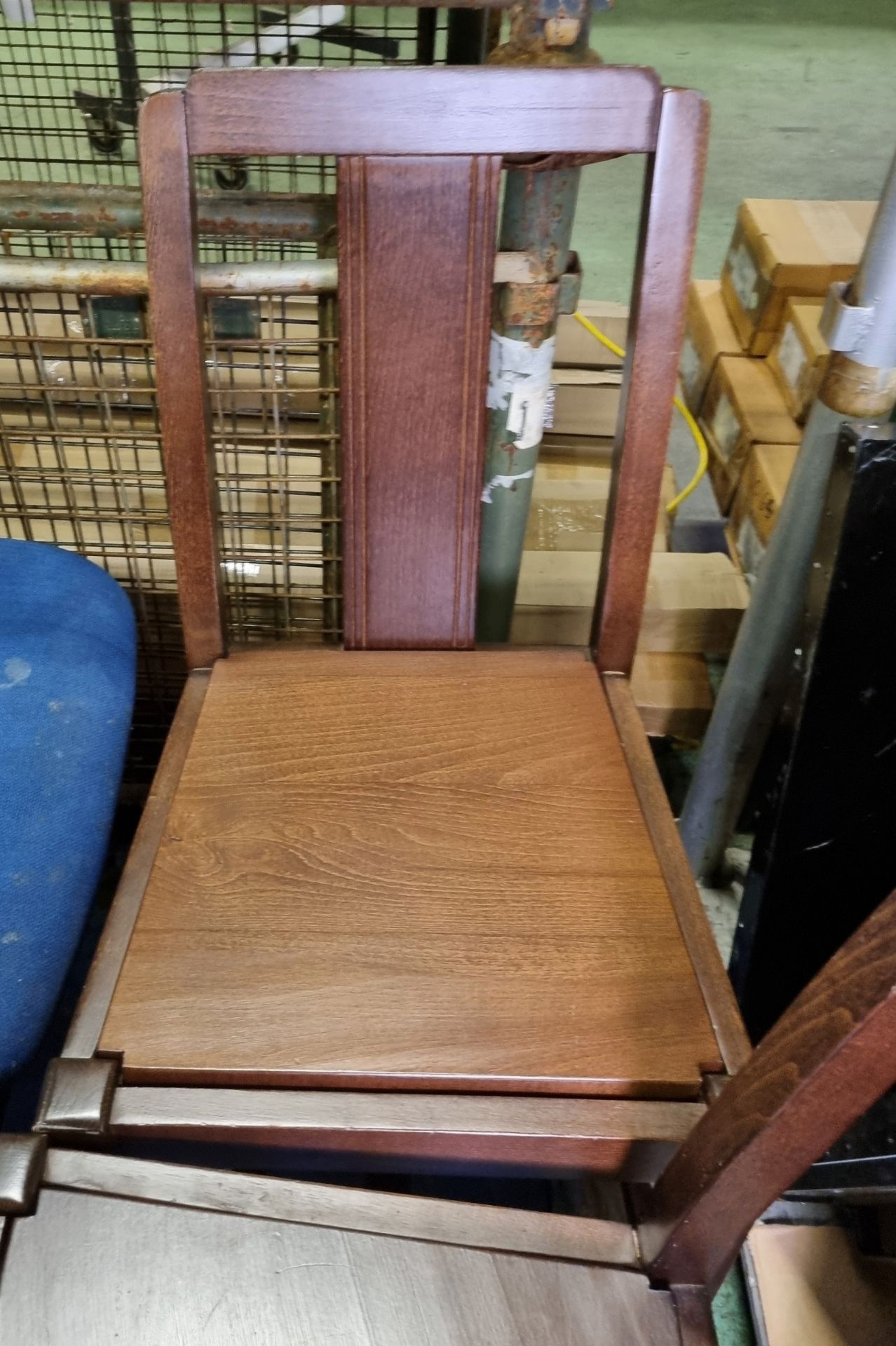 3x Brown wooden chairs, 1x Blue padded chair - Image 5 of 6