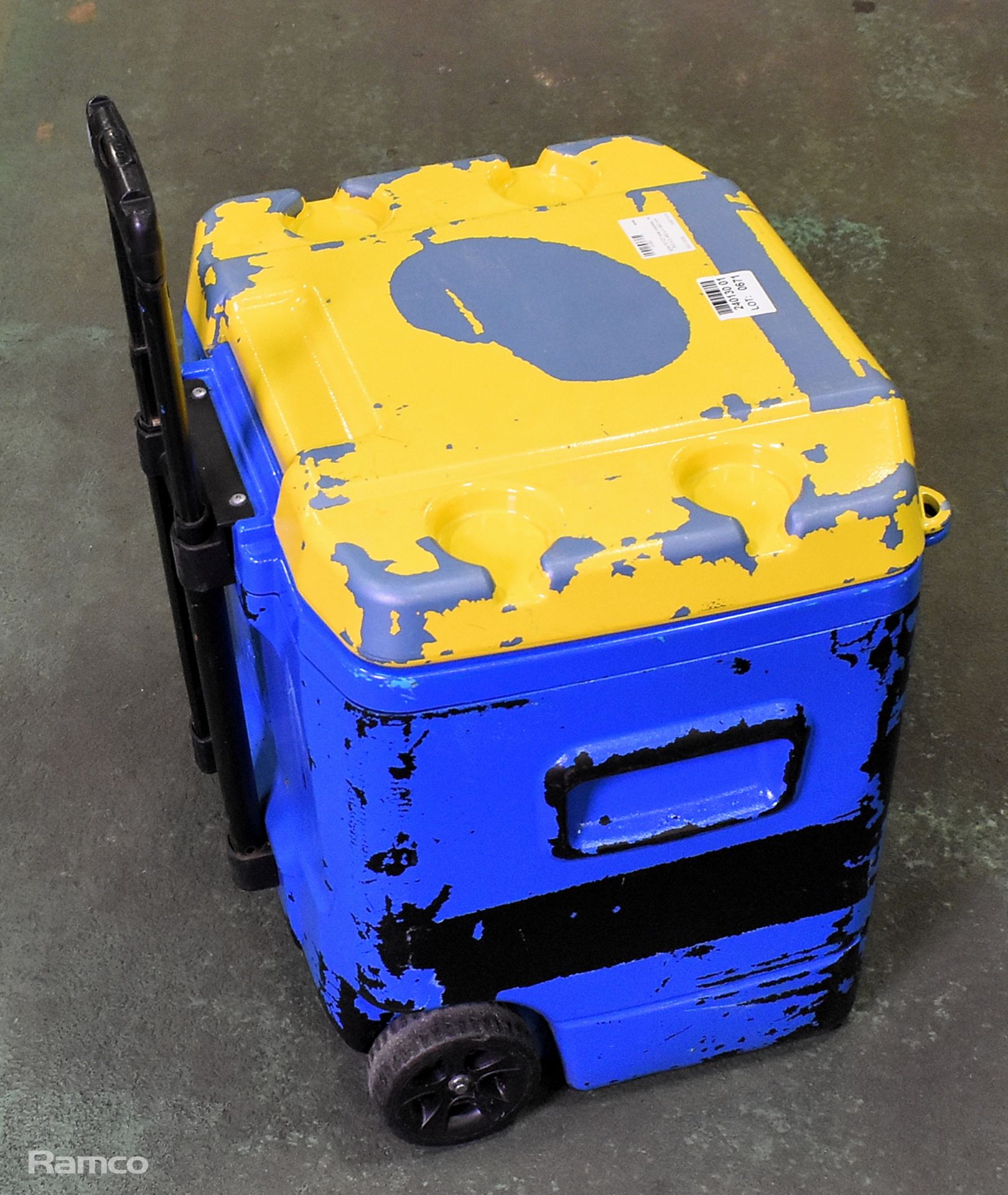 Igloo 52 QT roller cool box - W 500 x D 480 x H 490 mm - Image 3 of 3