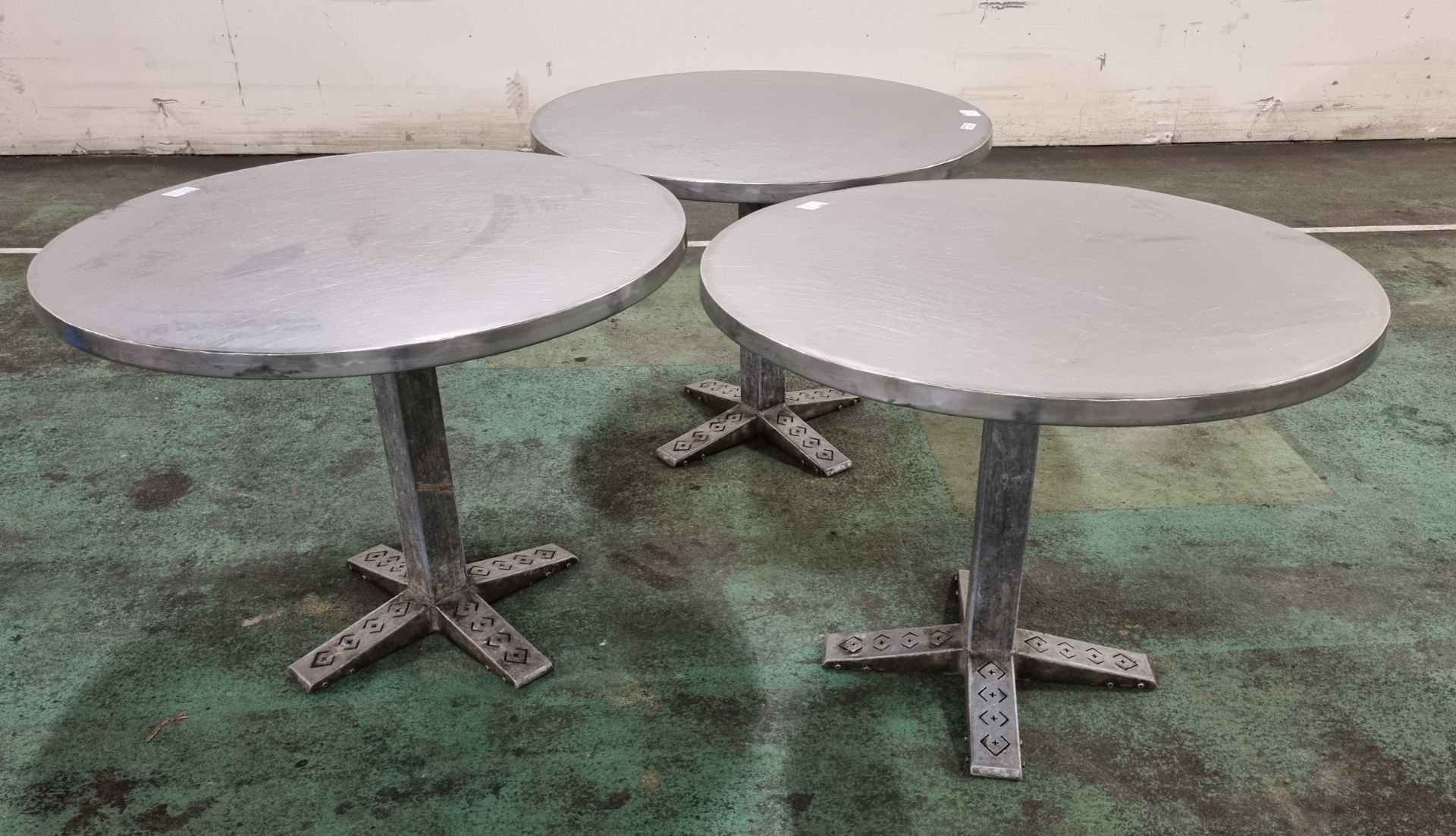 3x Round metal tables - W 930 x D 930 x H 740 mm - Image 2 of 5
