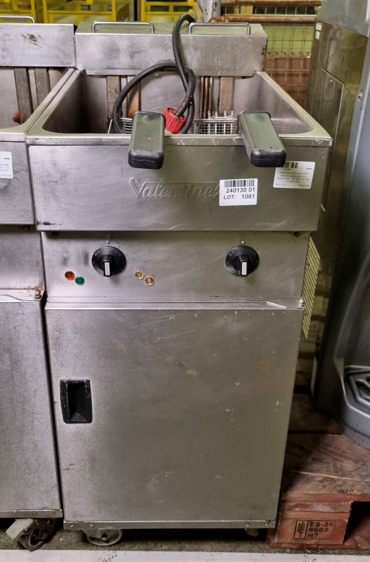 Valentine V400 stainless steel 400V electric single tank twin basket fryer - W 400 x D 590 x H 930