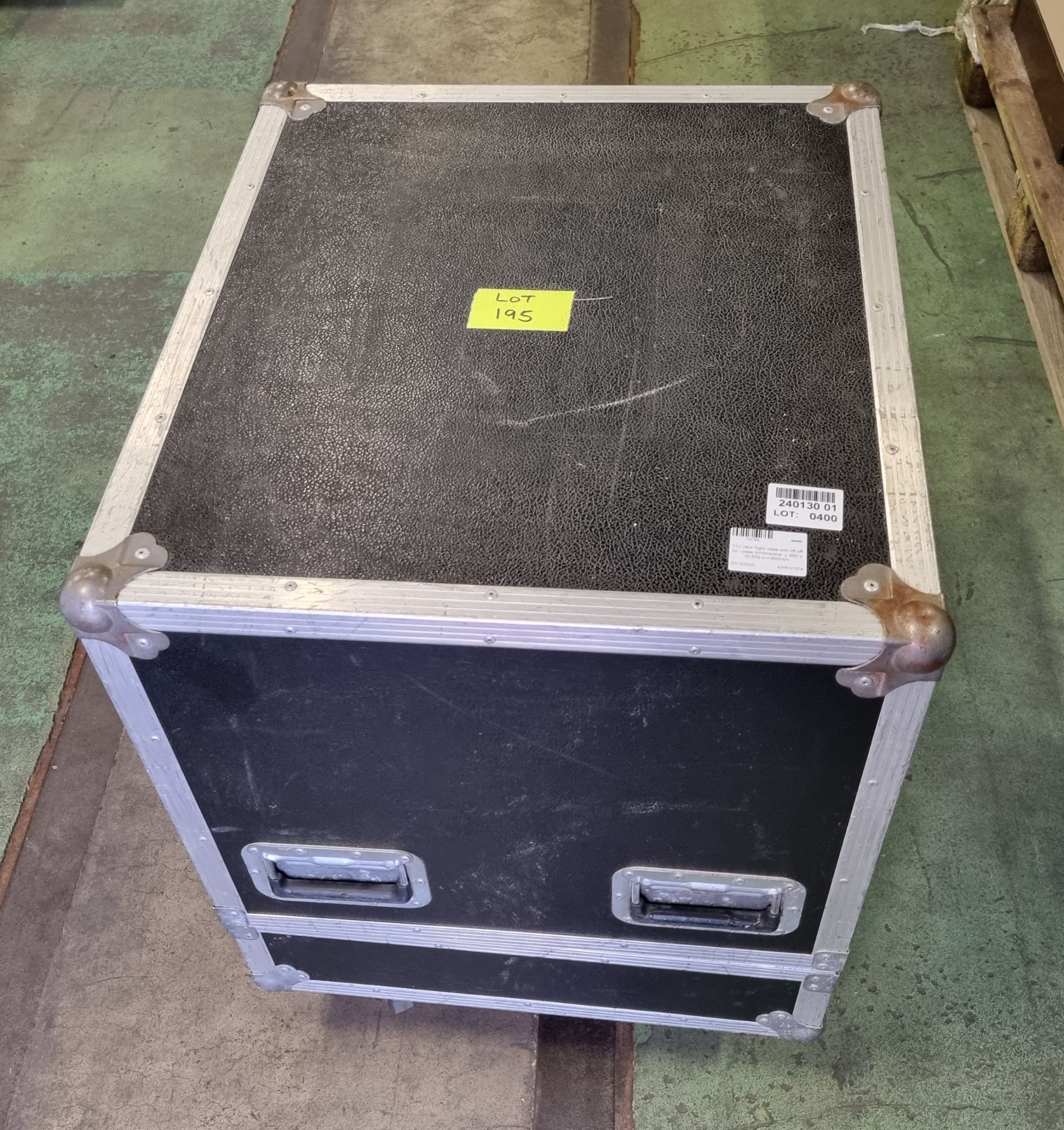 11U rack flight case with lift off lid - case dimensions: L 660 x W 600 x H 800mm - Image 2 of 4