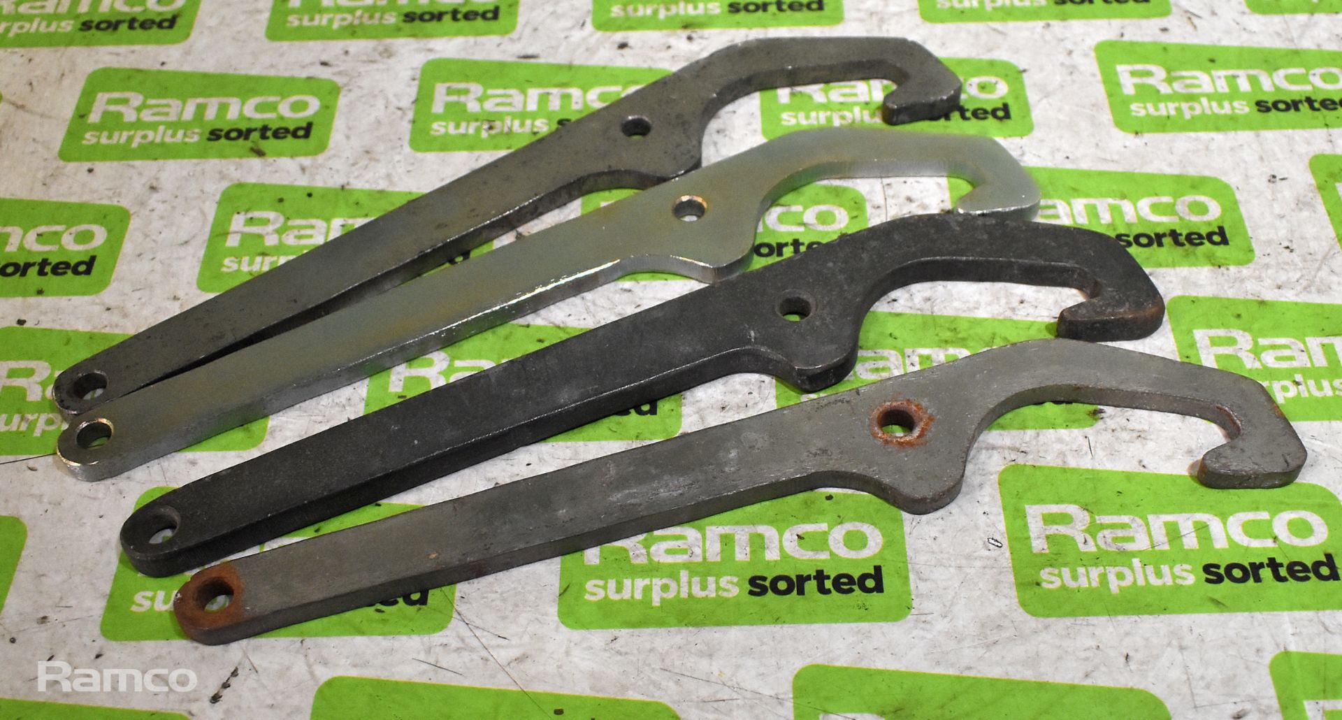 4x C - type spanner tools, Hand tools - blind rivet, pipe cutters, allen key set, cold chisels - Image 9 of 10