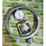 Moore and Wright 2898 pressure measuring gauge